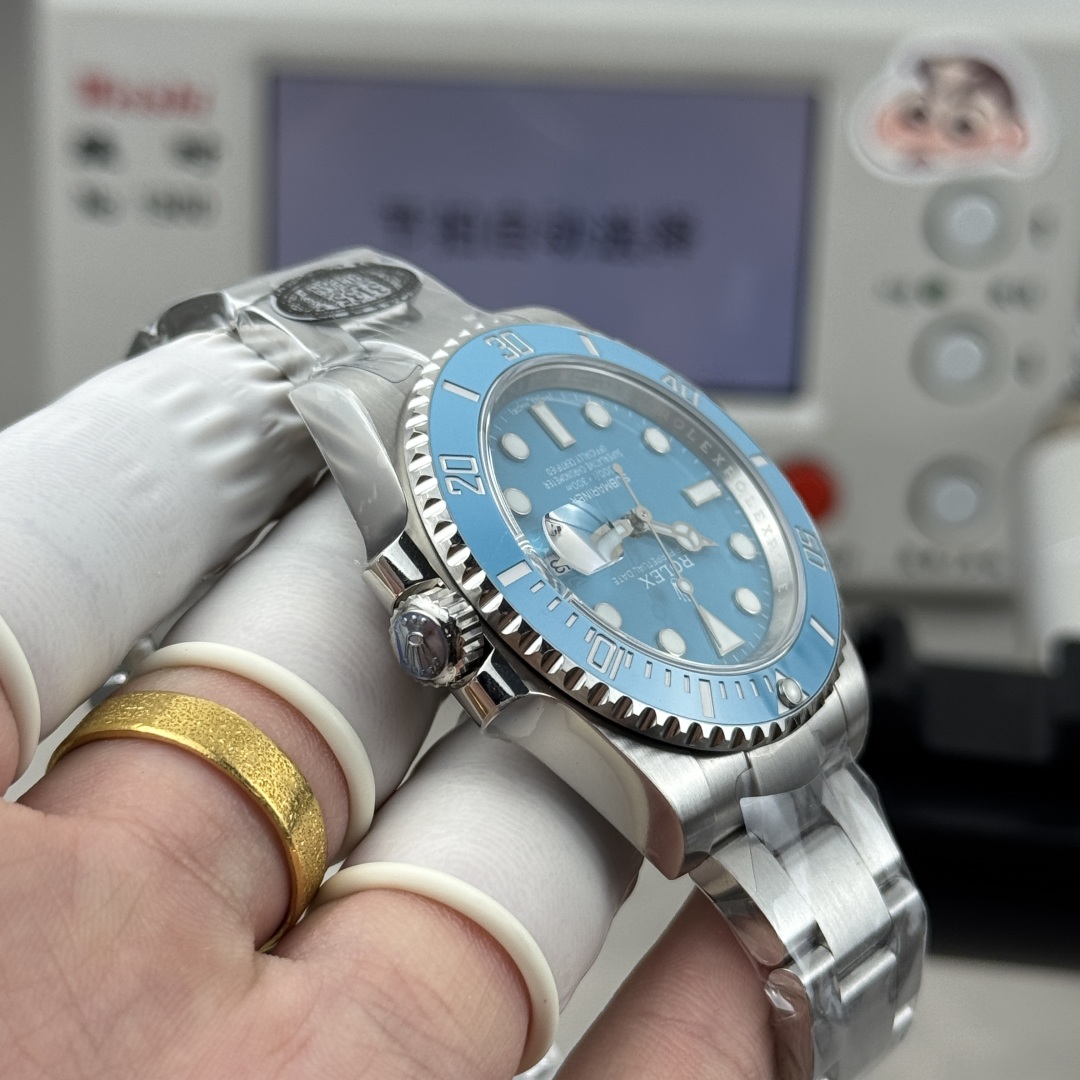 Bagsaaa R01ex Submariner Date watch with a light blue dial and bezel - 40mm