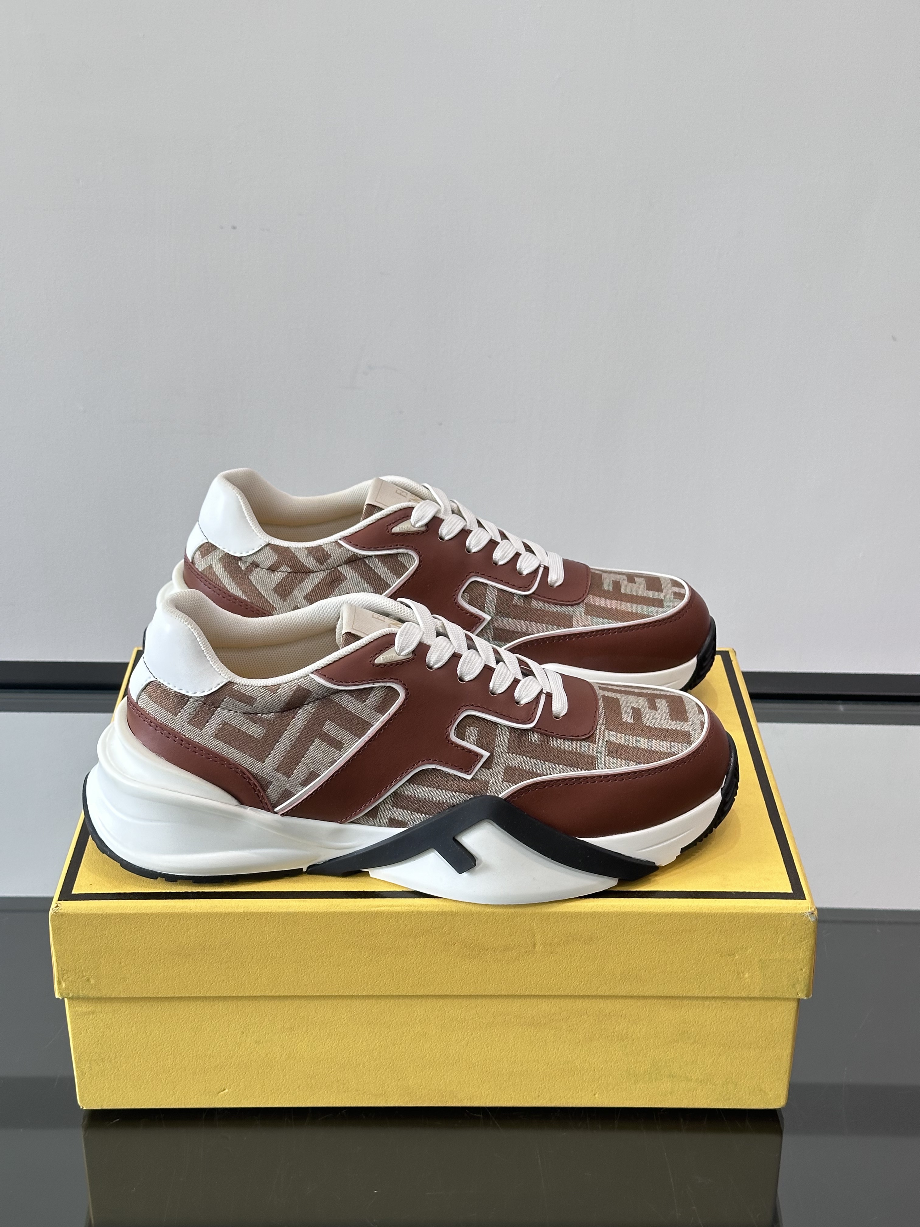 Bagsaaa F**di Flow sneaker brown