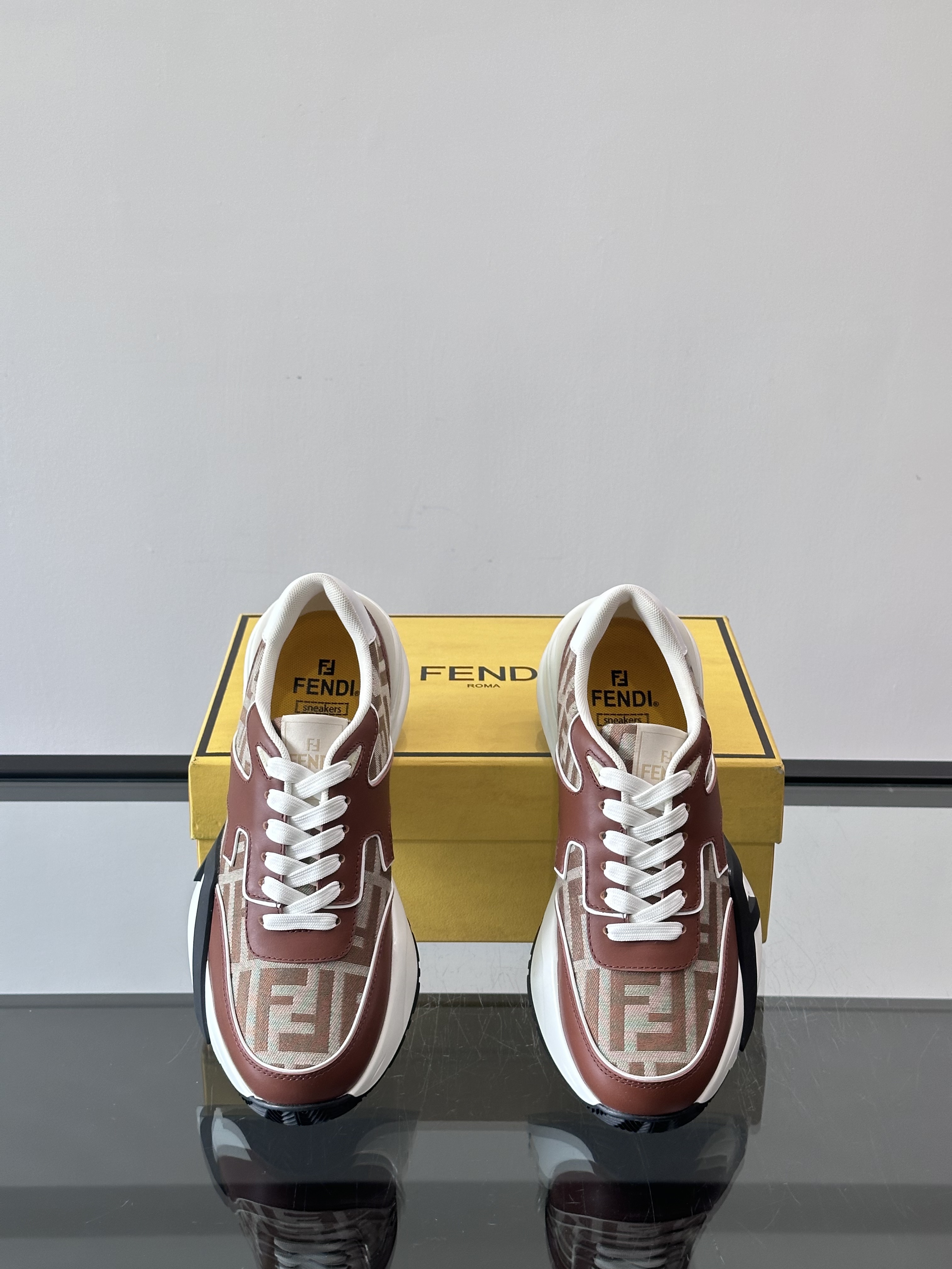 Bagsaaa F**di Flow sneaker brown