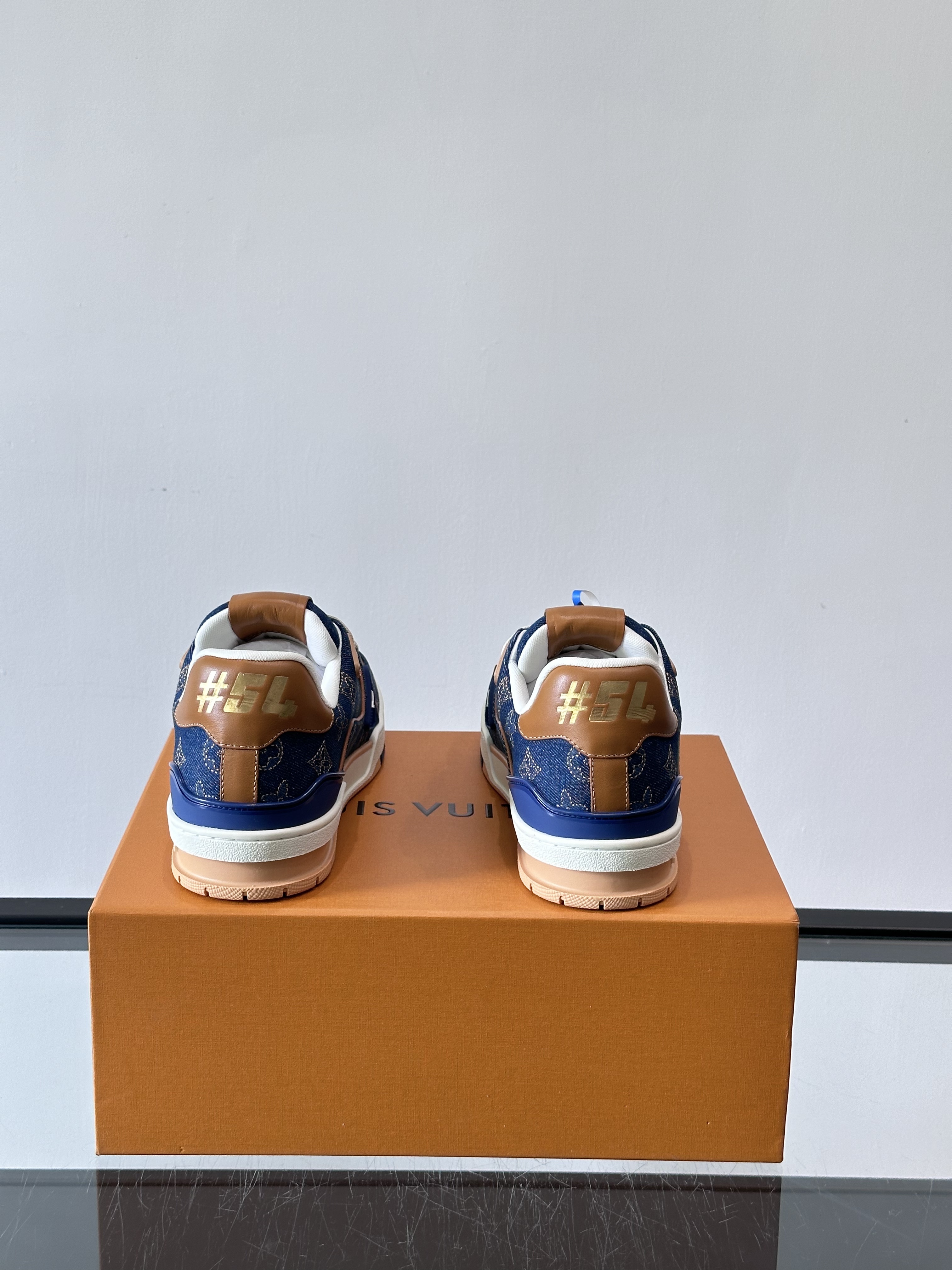 Bagsaaa LV Trainer Sneaker Blue
