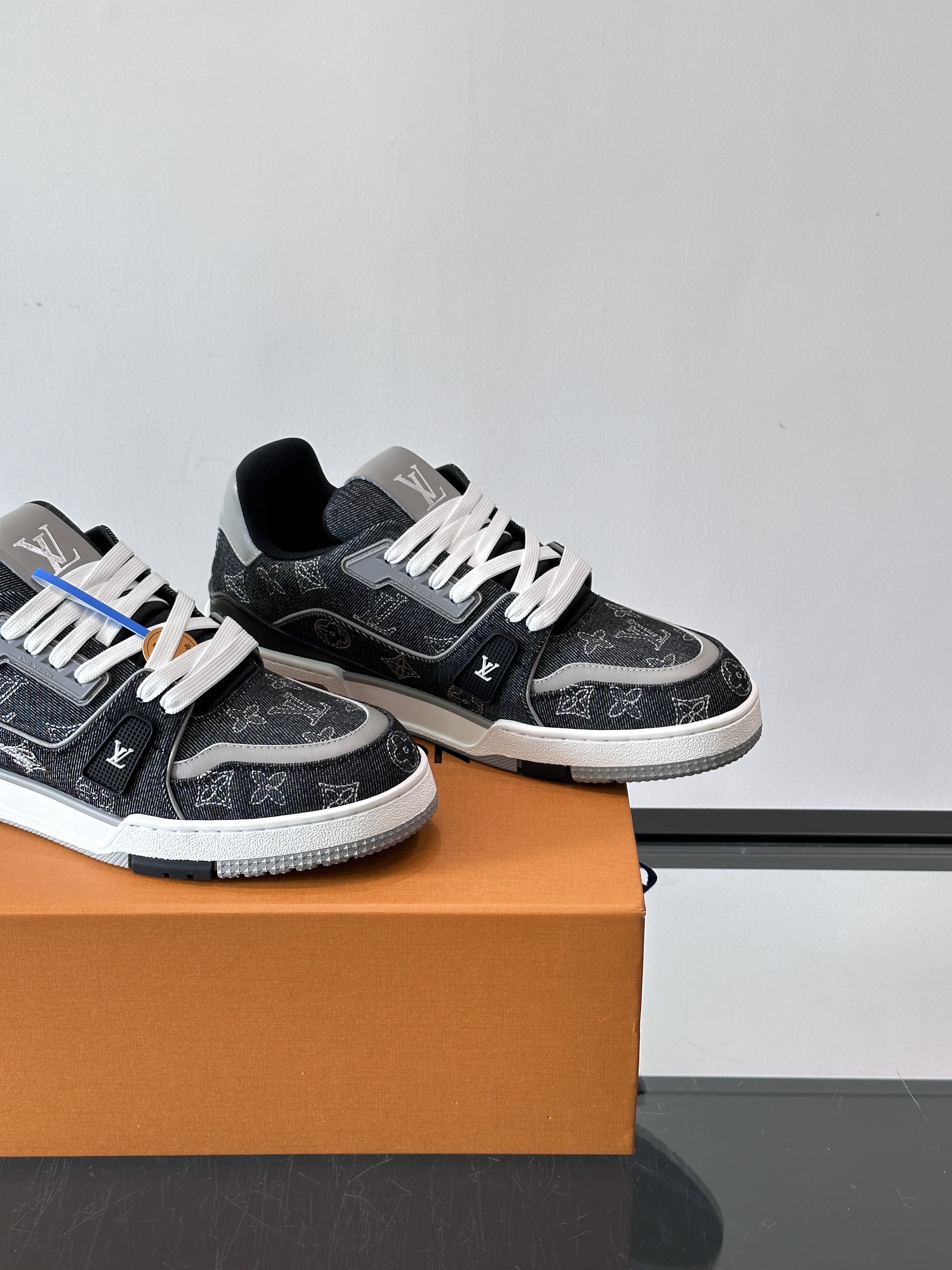 Bagsaaa LV Trainer Sneaker Black Denim