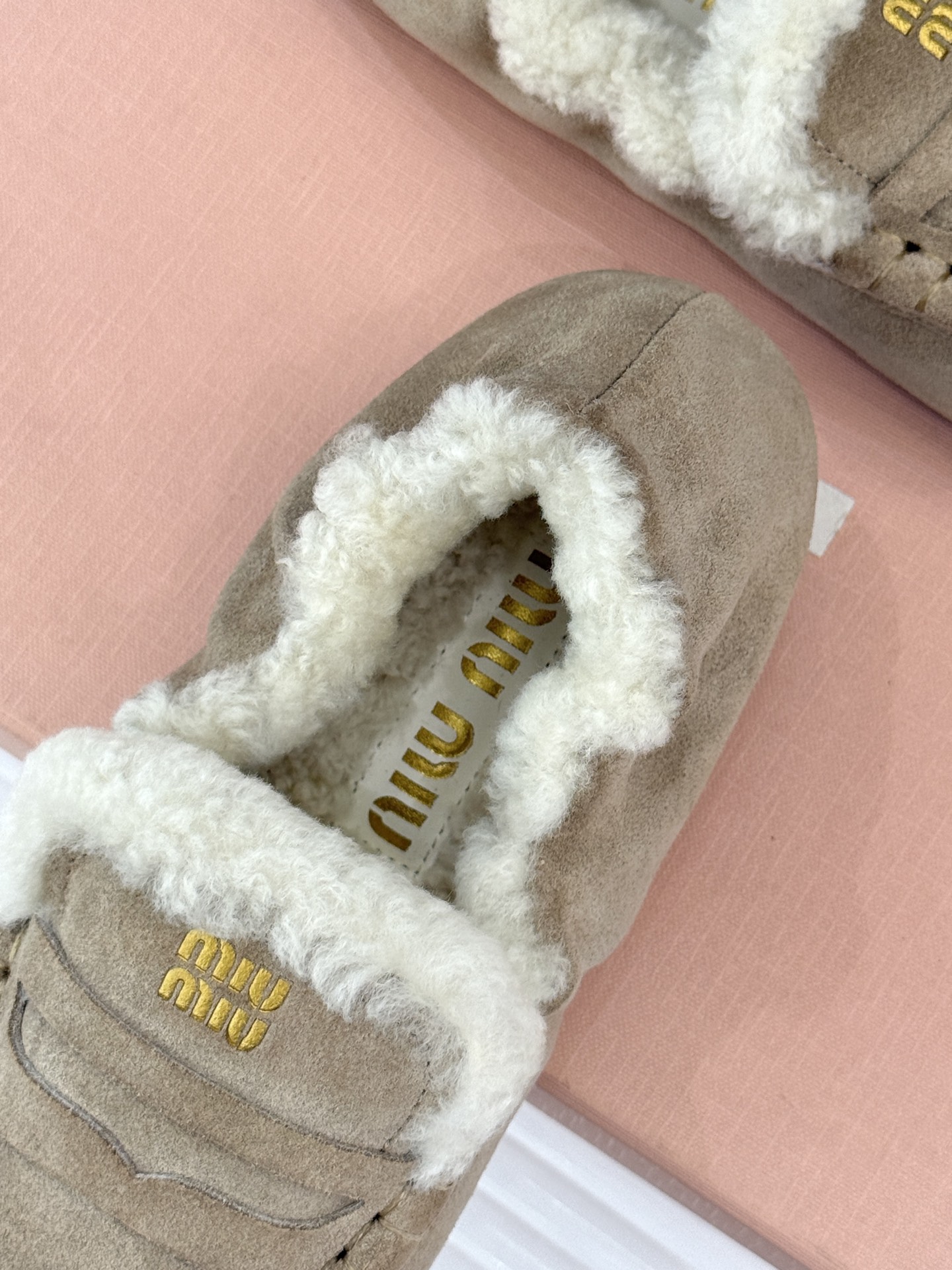 Bagsaaa Miu Miu shearling-lined suede penny loafers in beige