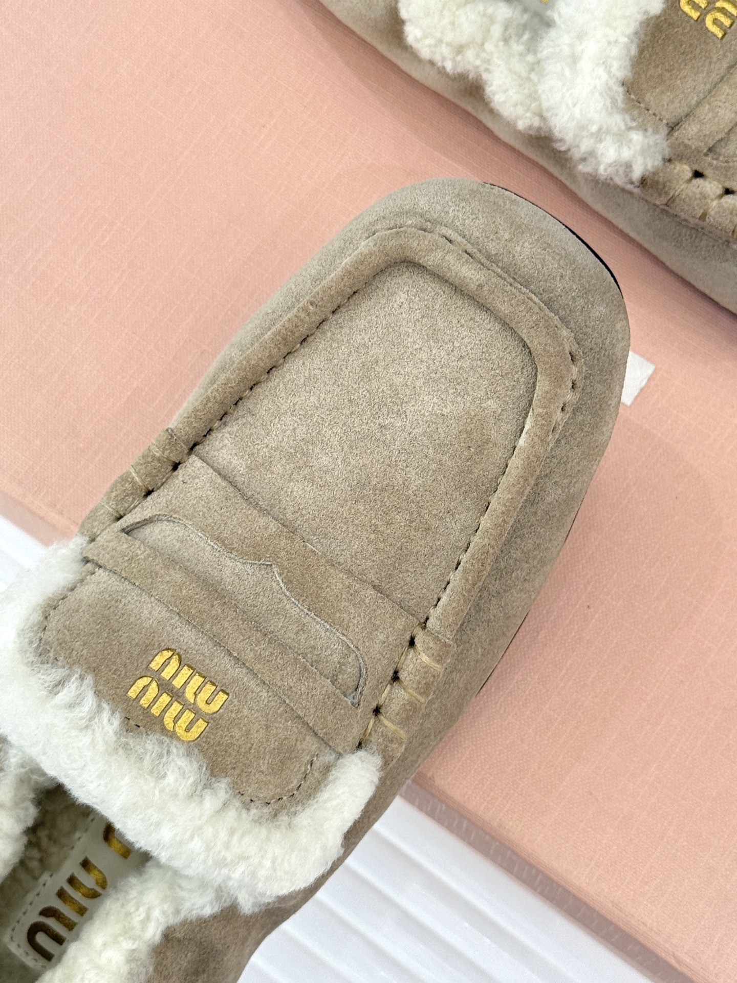Bagsaaa Miu Miu shearling-lined suede penny loafers in beige