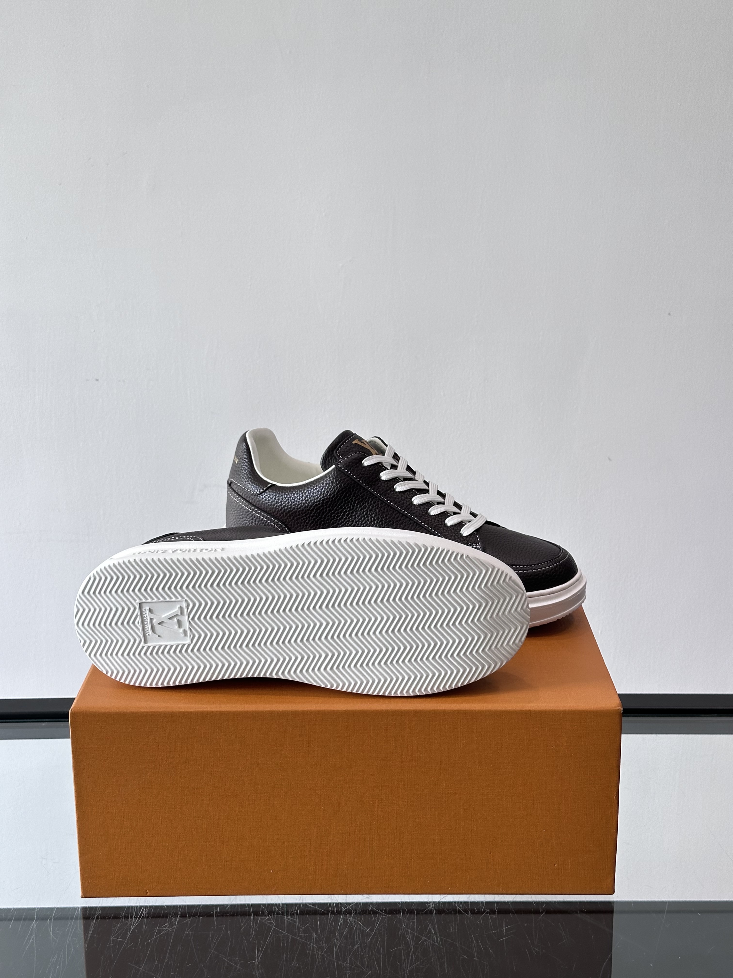 Bagsaaa LV Beverly Hills Sneaker Dark Brown