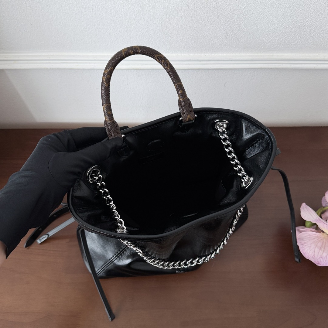 Bagsaaa LV M25522 Off Duty Backpack Vibe black - 25 cm