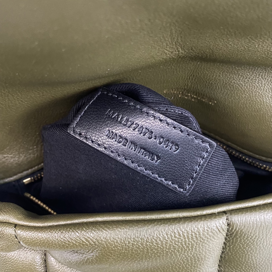Bagsaaa Y51 Puffer Small in Nappa leather 577476 green - 29cm