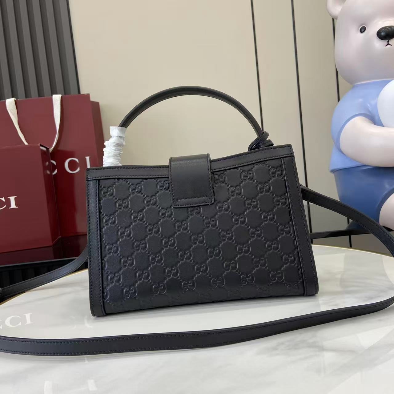 Bagsaaa Gvc*1 Padlock medium top handle bag 838992 black - 25.5cm