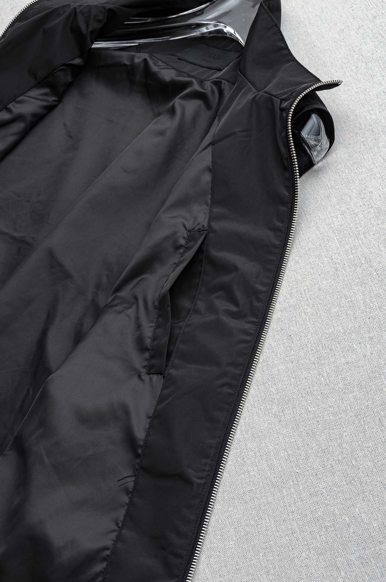 Bagsaaa Pra*a Re-Nylon vest black