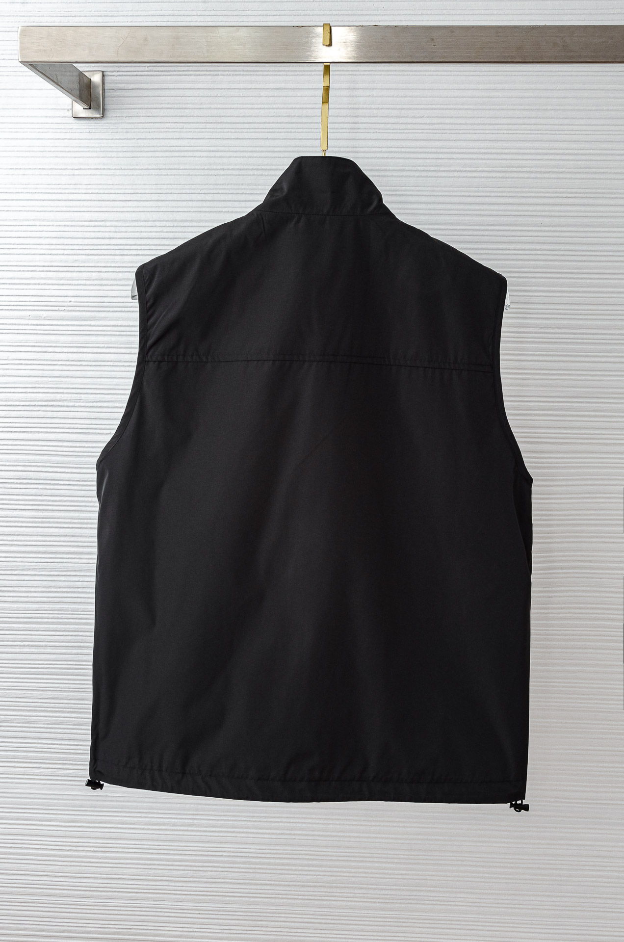 Bagsaaa Pra*a Re-Nylon vest black