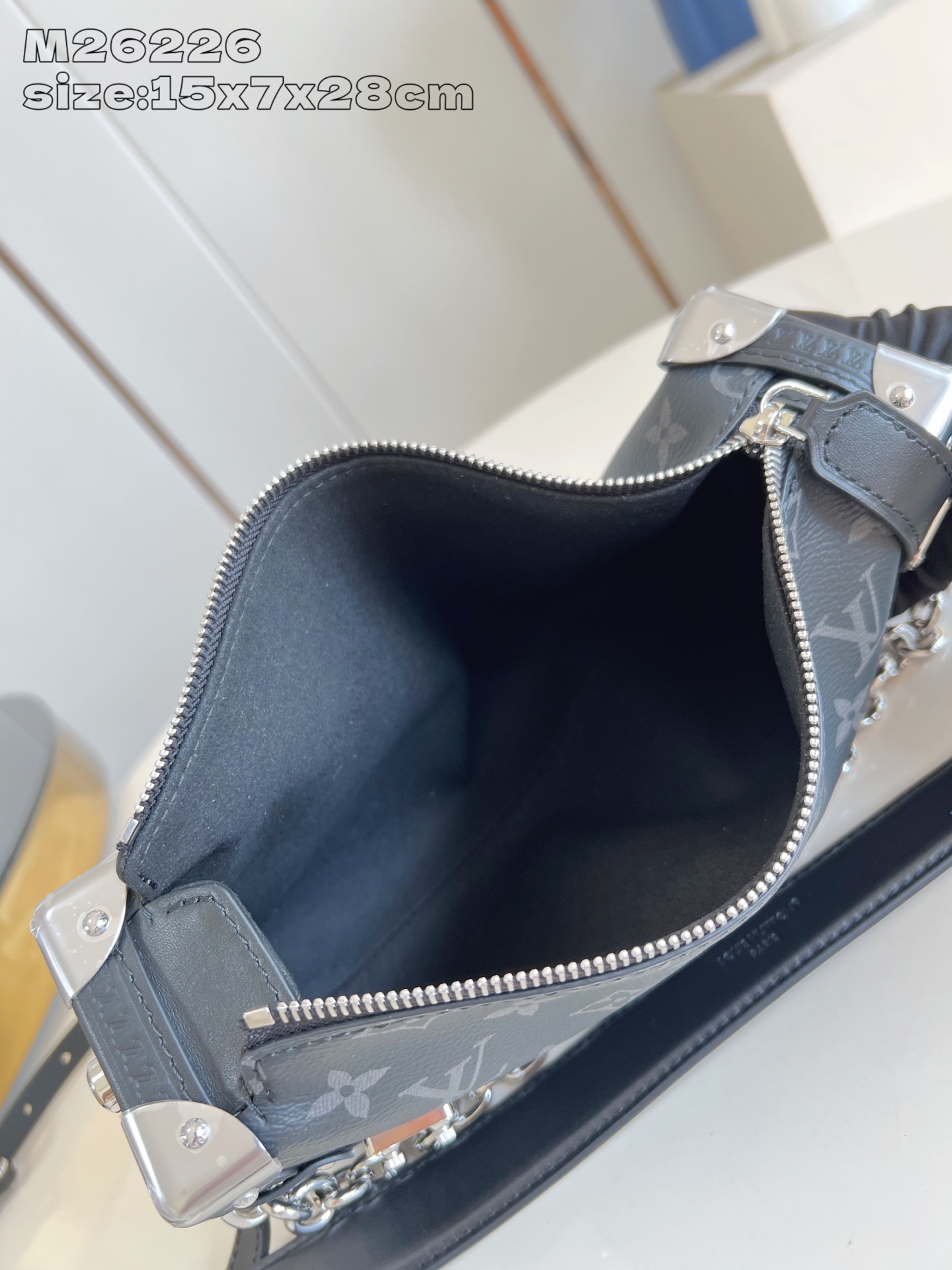 Bagsaaa LV M26226 Side Trunk MM East West Monogram Eclipse - 28cm
