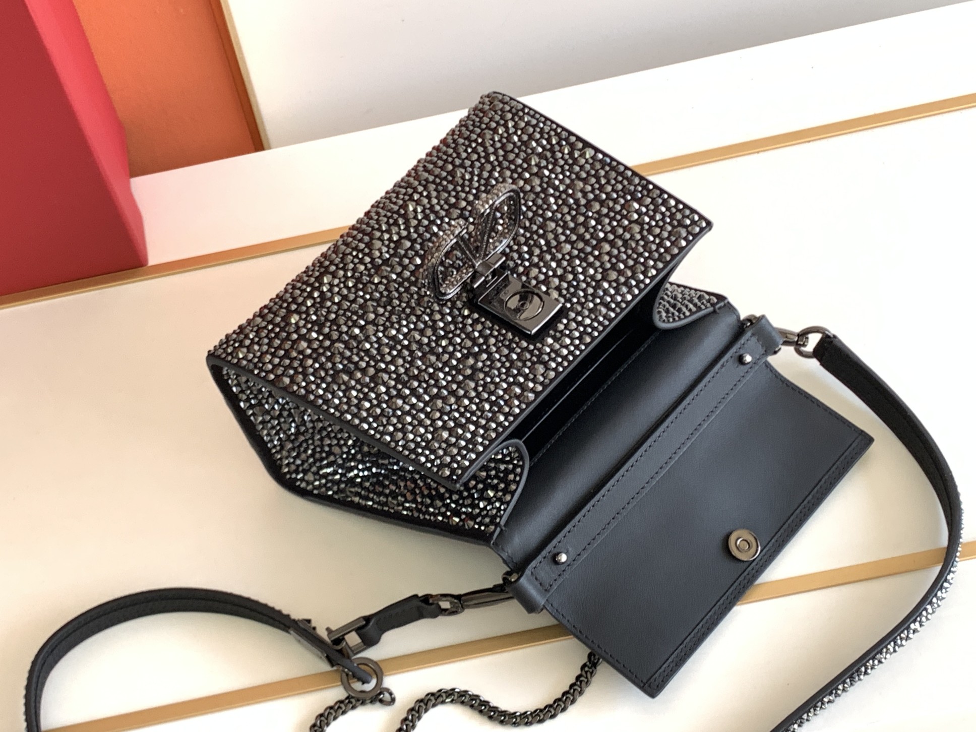 Bagsaaa Va1e*ntin0 Garavani VSLING mini handbag with sparkling embroidery - 19cm