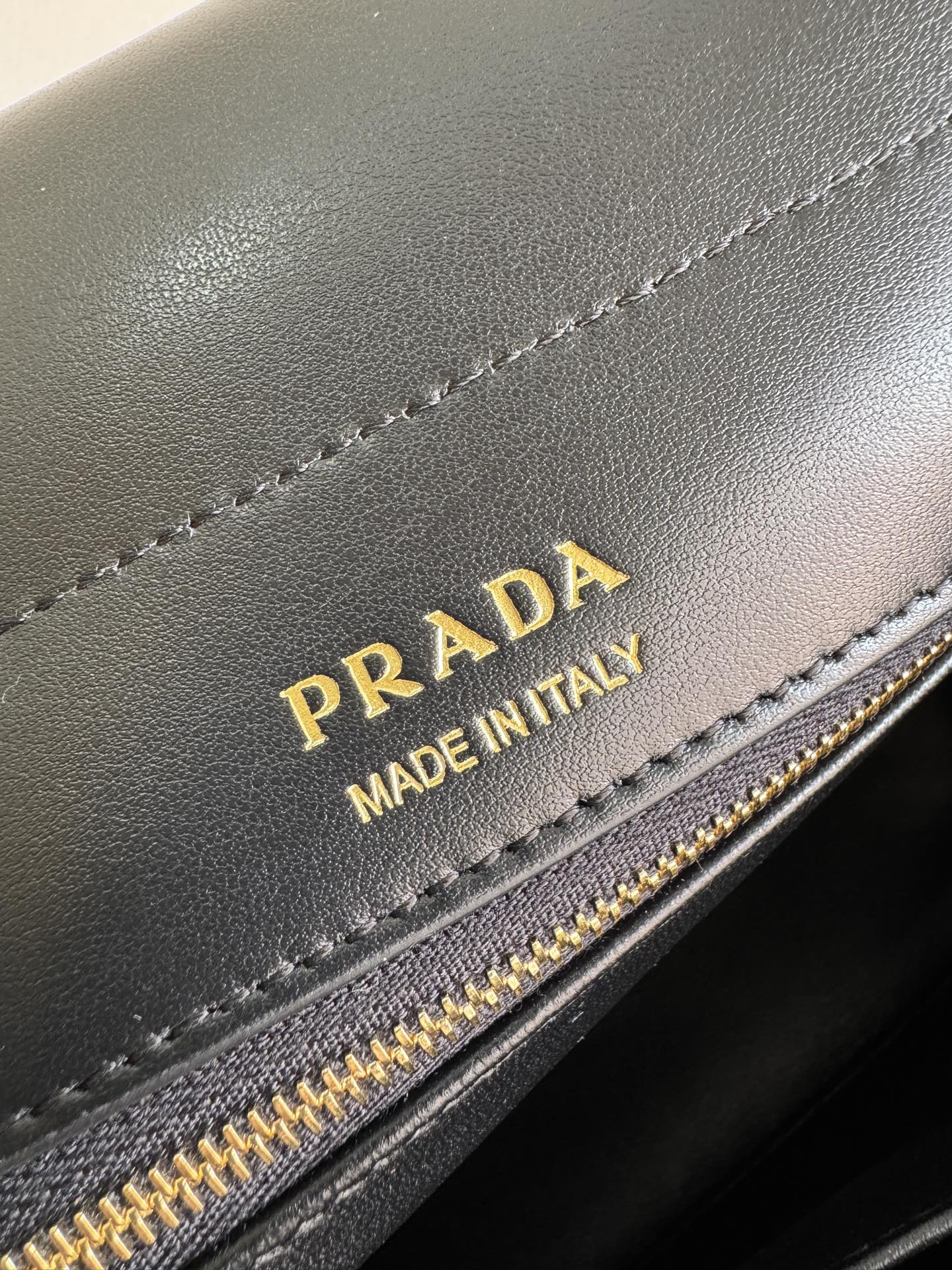 Bagsaaa Pra*a Enchaîné mini leather bag 1BC263 black - 22cm