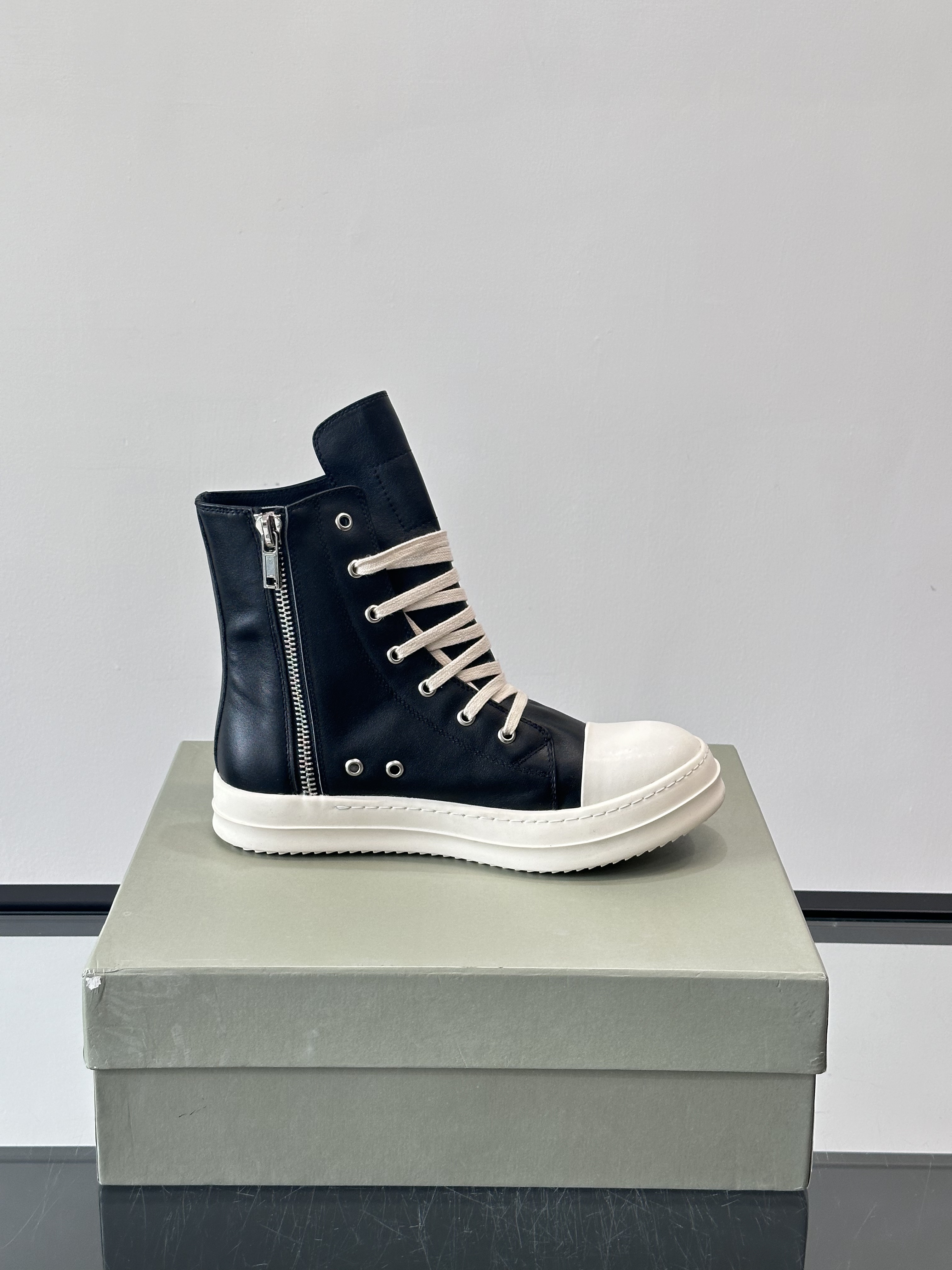 Bagsaaa Rick Owens Mainline High-Top Ramones sneakers in black leather