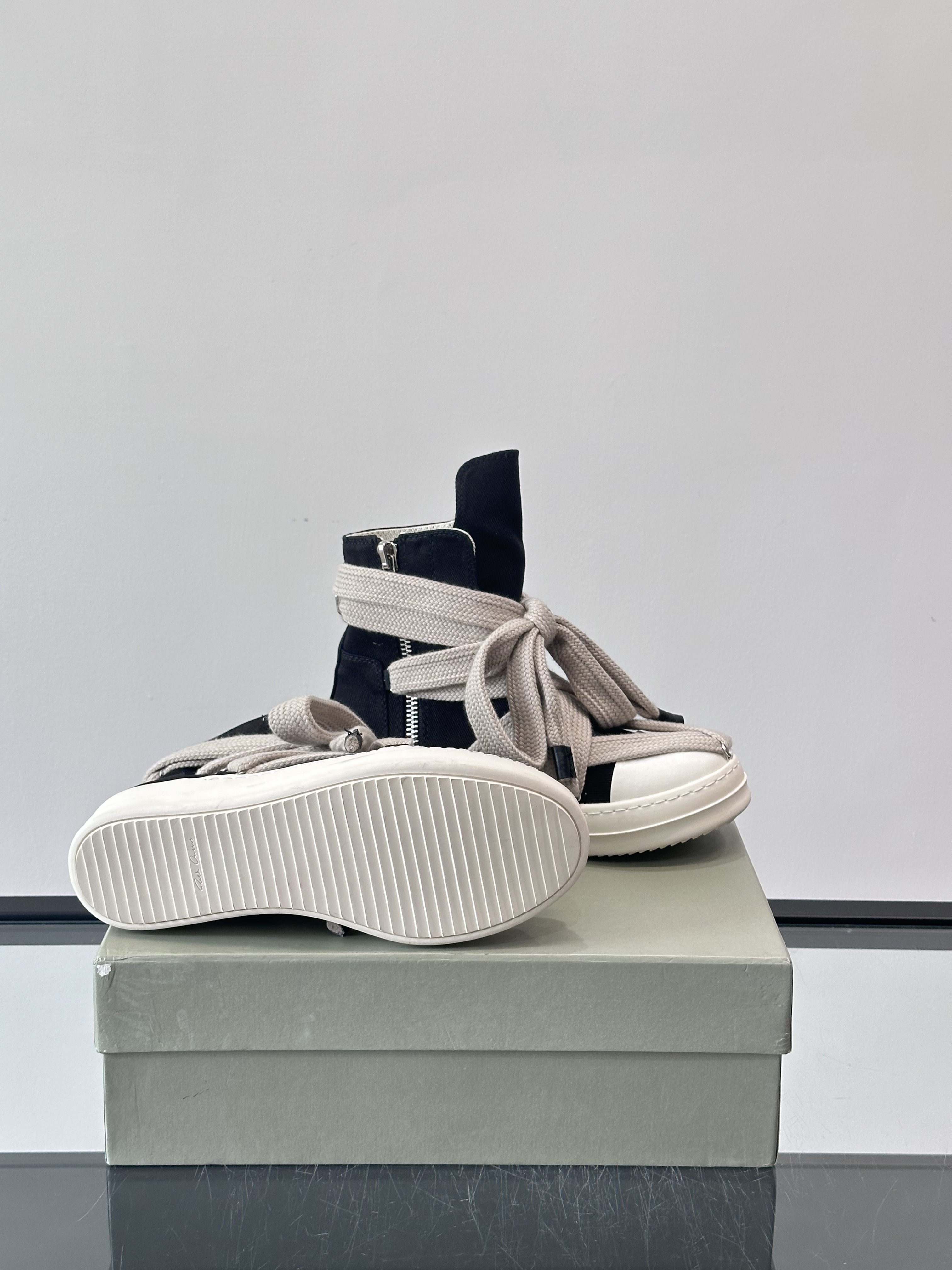 Bagsaaa Rick Owens DRKSHDW Hexa sneakers with jumbo laces