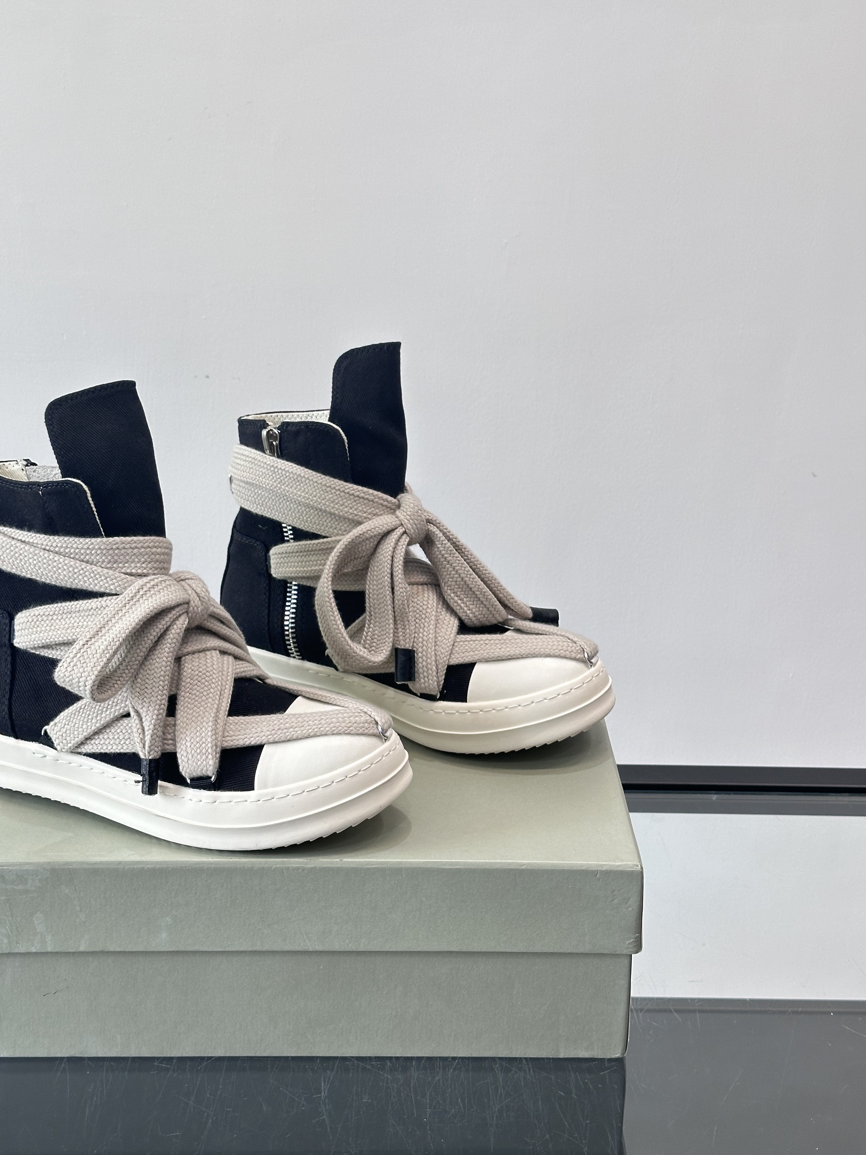 Bagsaaa Rick Owens DRKSHDW Hexa sneakers with jumbo laces