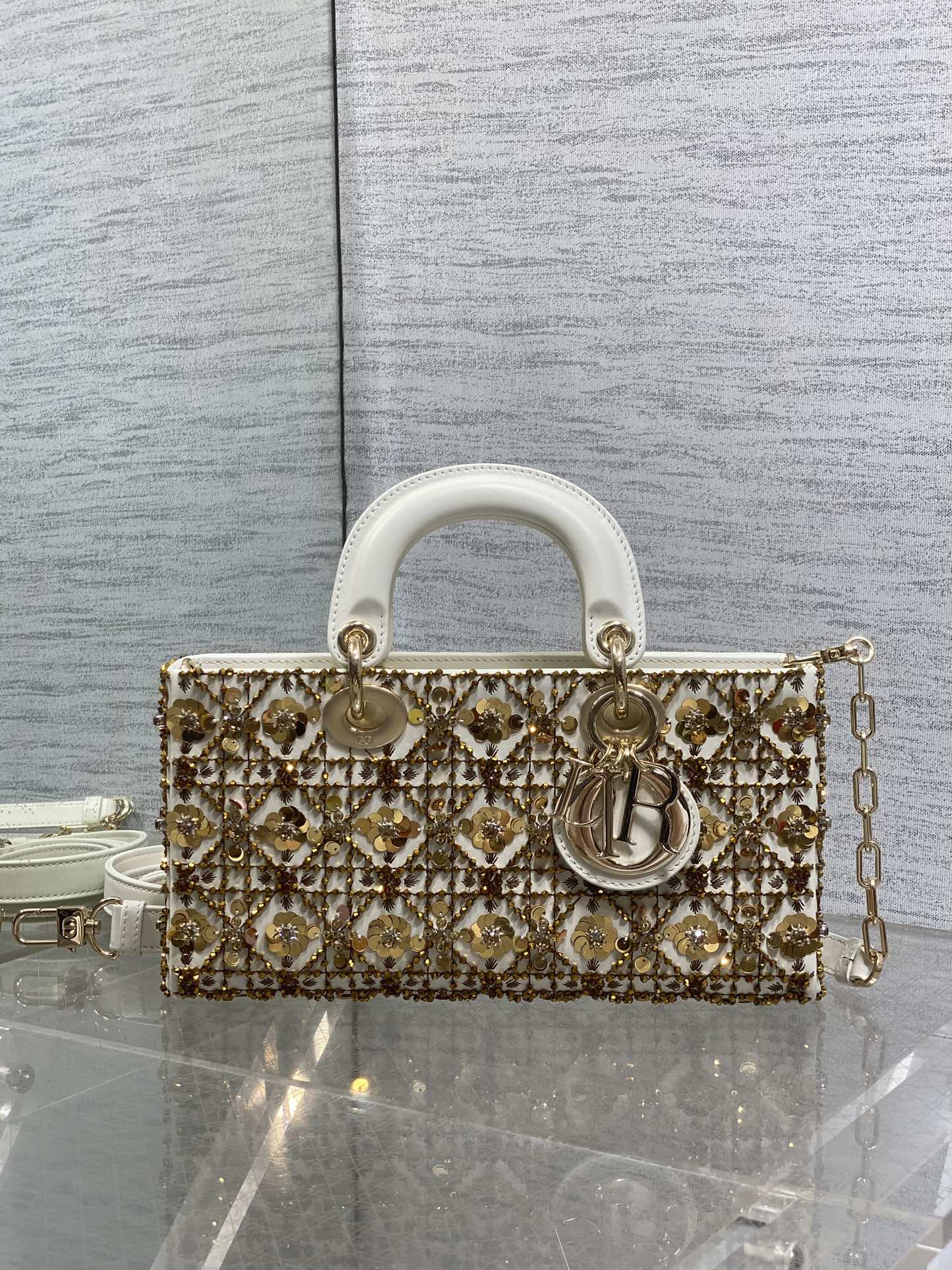 Bagsaaa D10r the iconic Medium Lady D-Joy Bag With Gold-Tone Sequins - 26cm