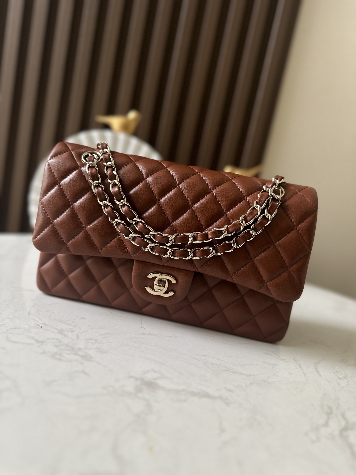 Bagsaaa Ch**el Classic Double Flap Bag in brown quilted leather & gold - 25m