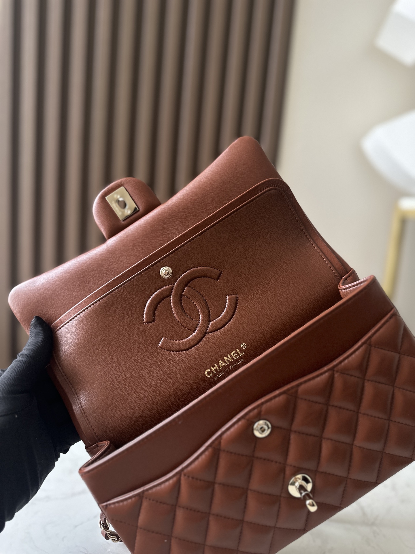 Bagsaaa Ch**el Classic Double Flap Bag in brown quilted leather & gold - 25m
