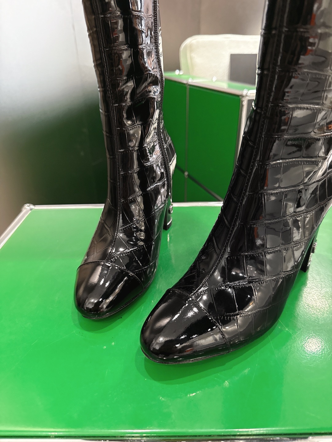 Bagsaaa Ch**el crocodile embossed leather cap-toe boots black