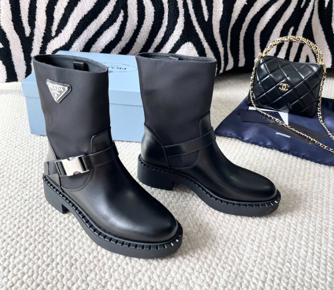 Bagsaaa Pra*a Monolith Re-Nylon and leather boots black