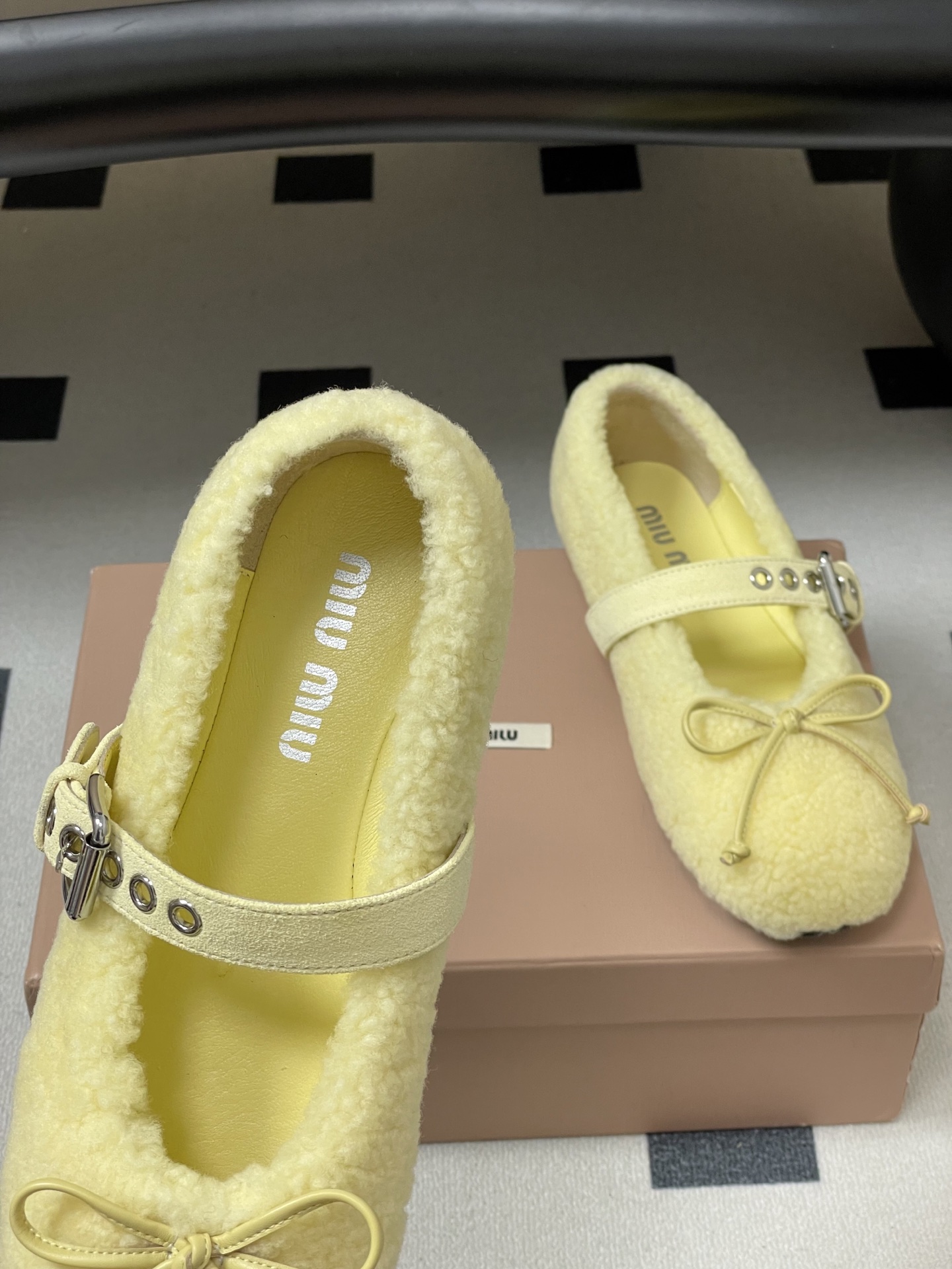 Bagsaaa Miu Miu Shearling Ballerinas light yellow