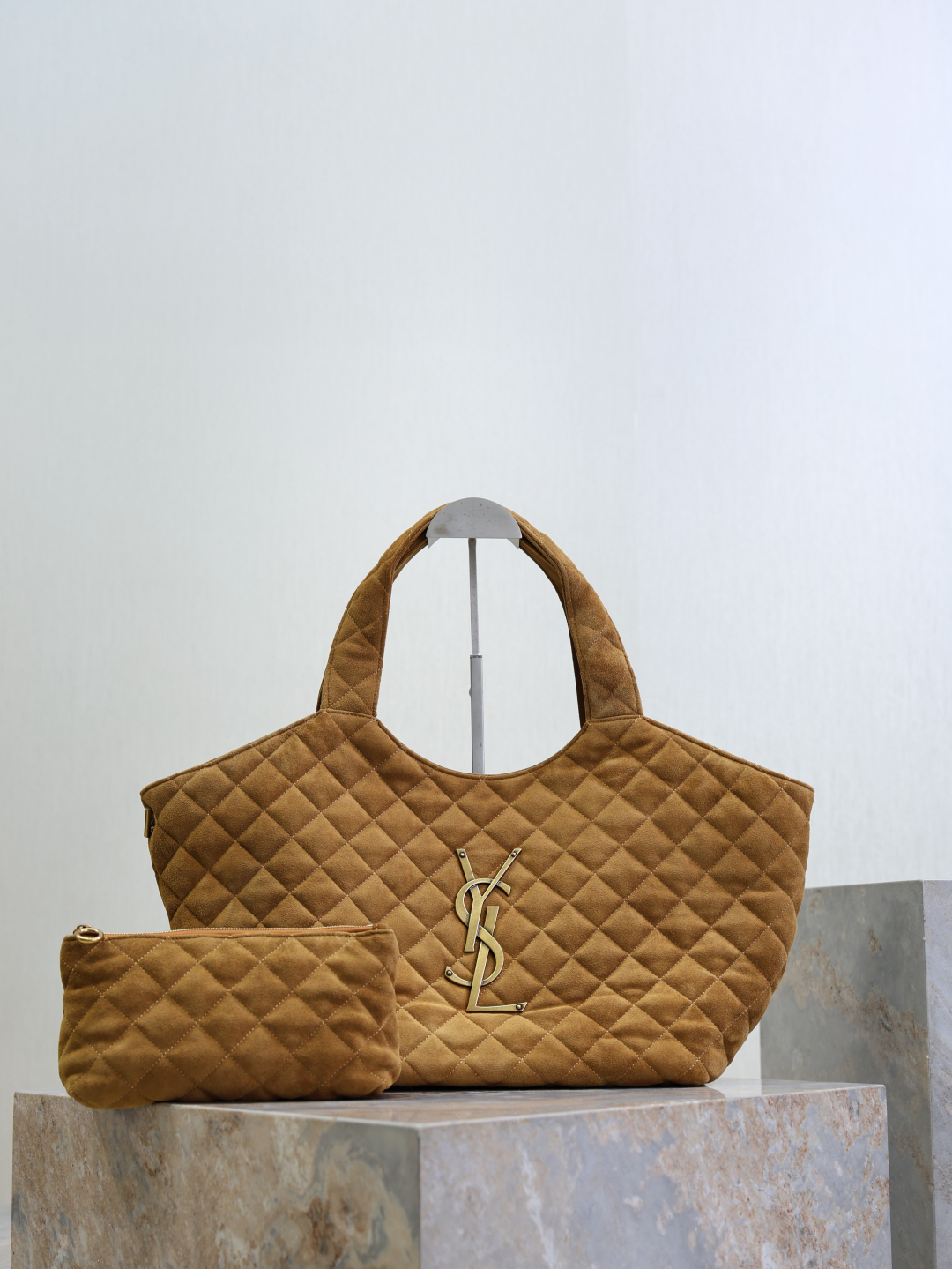 Bagsaaa Y51 ICARE Medium in quilted suede 858191 caramel cognac - 46cm