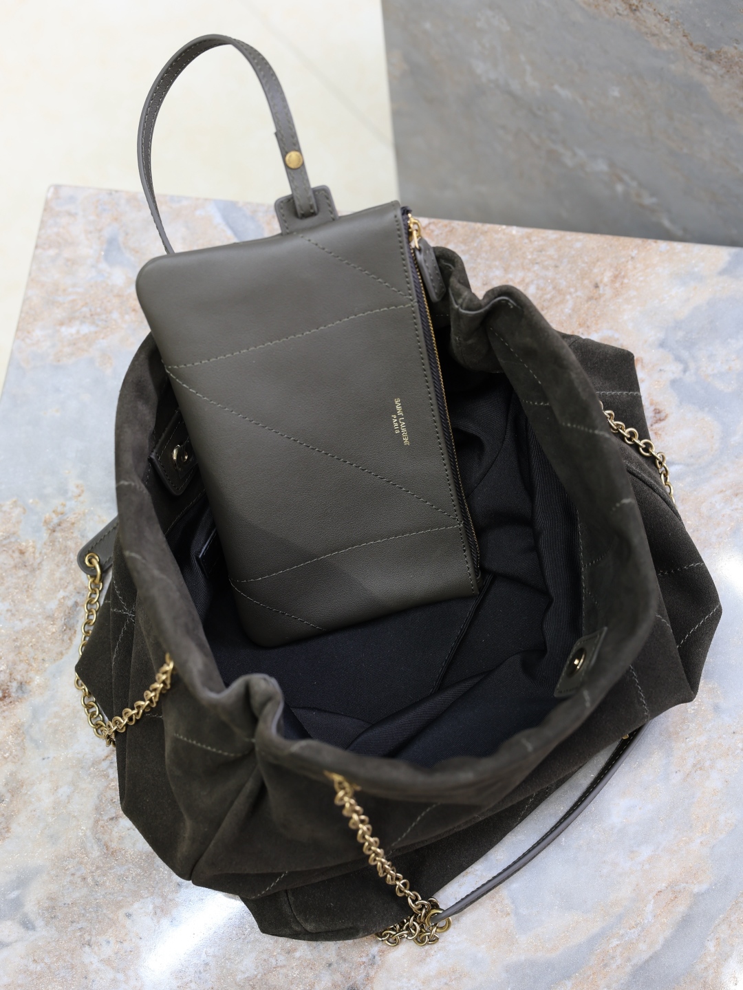 Bagsaaa Y51 Jamie large Pochon in suede 828350 Light Musk - 41cm