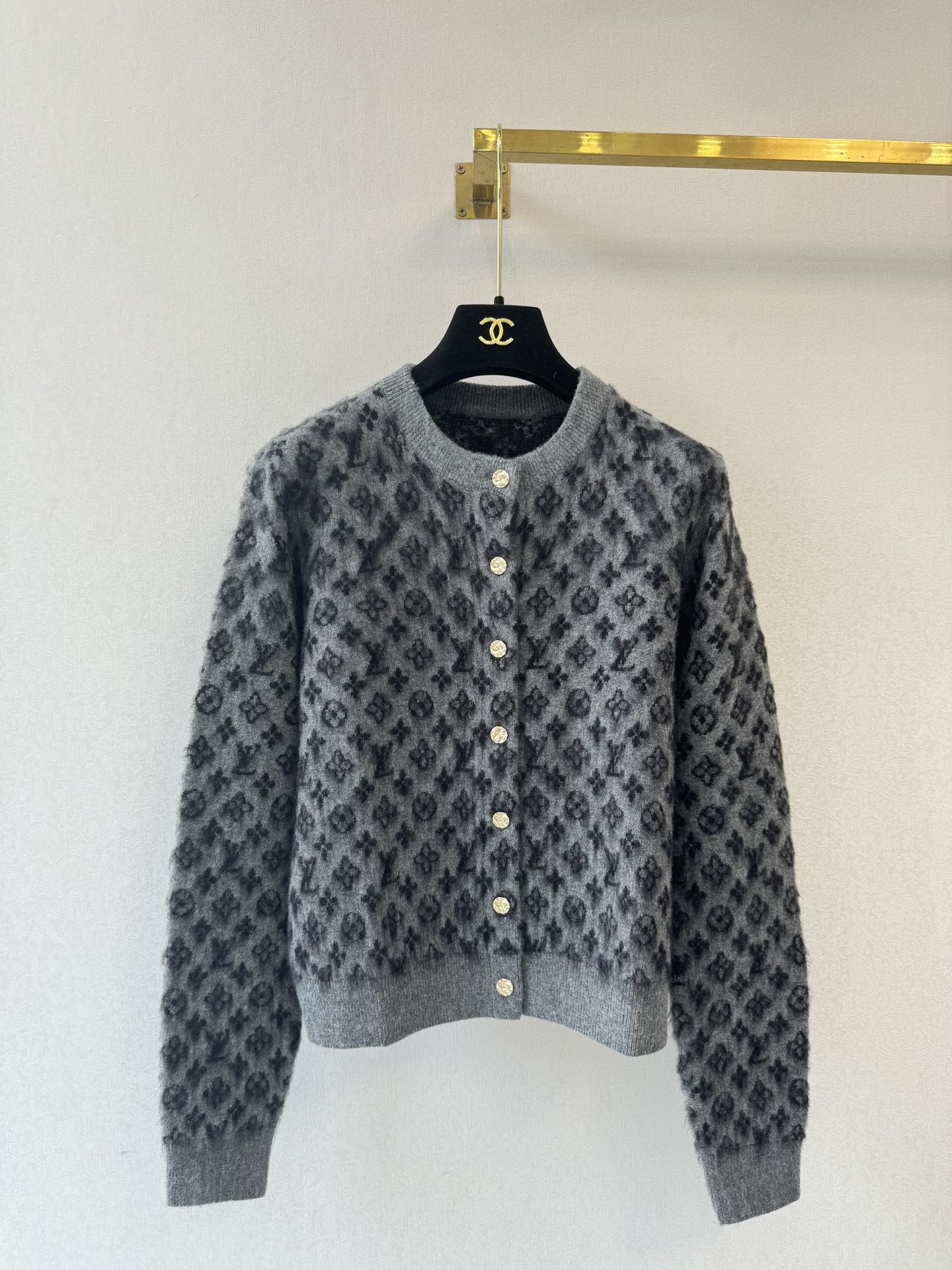 Bagsaa L0vis Vvtt0n Brushed Monogram Cardigan gray