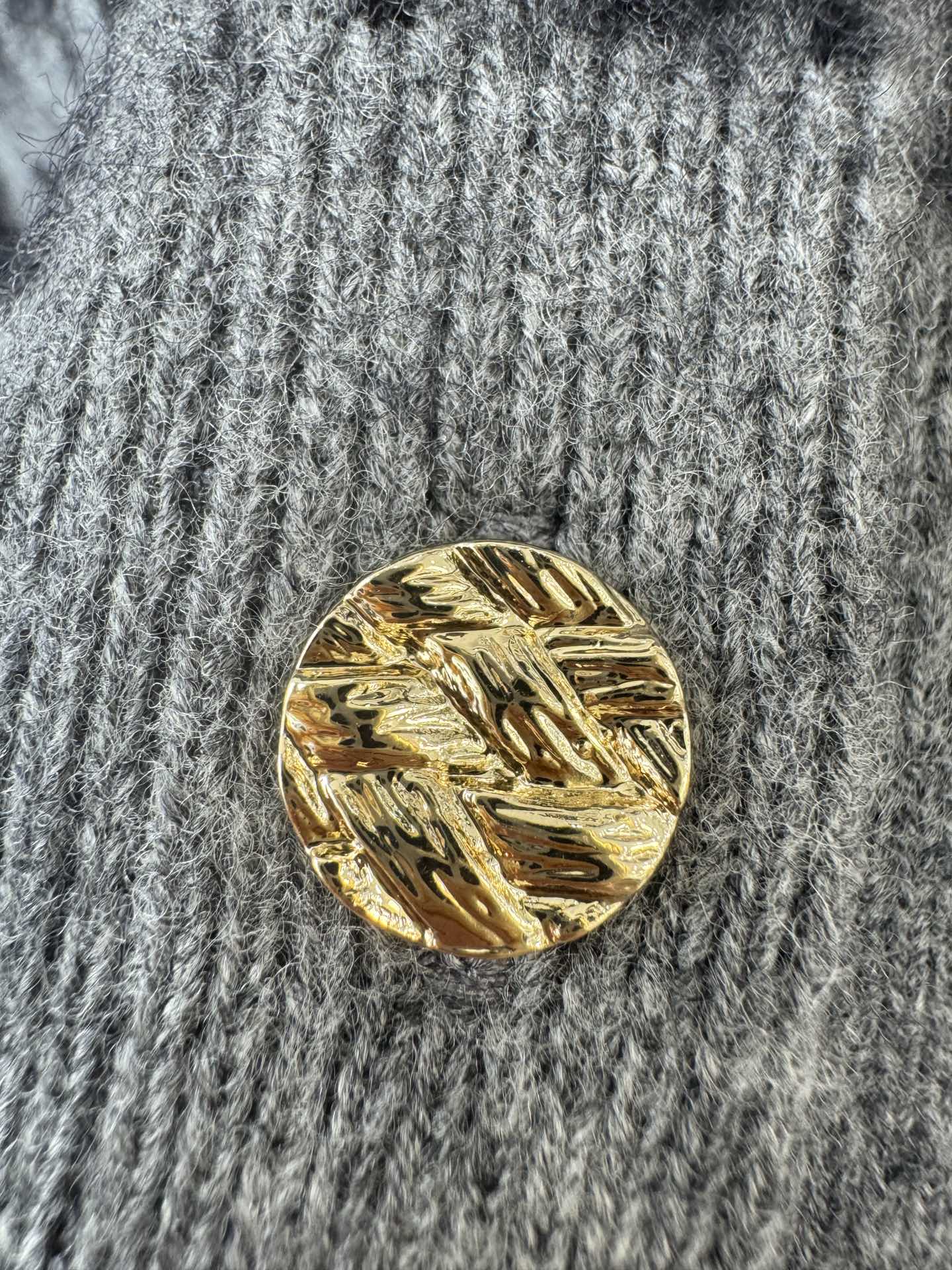 Bagsaa L0vis Vvtt0n Brushed Monogram Cardigan gray