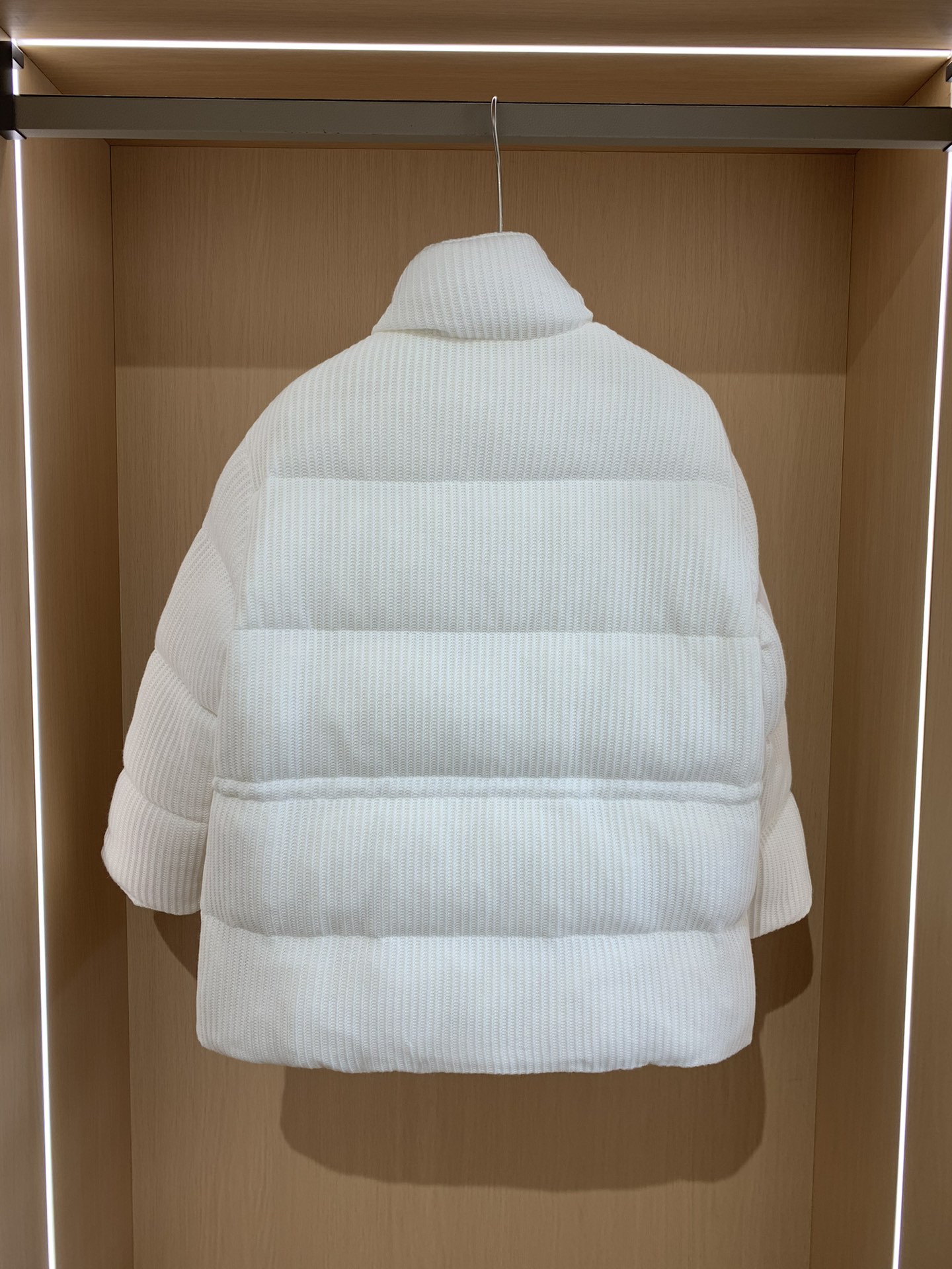 Bagsaaa Brunello Cucinelli padded down jacket white