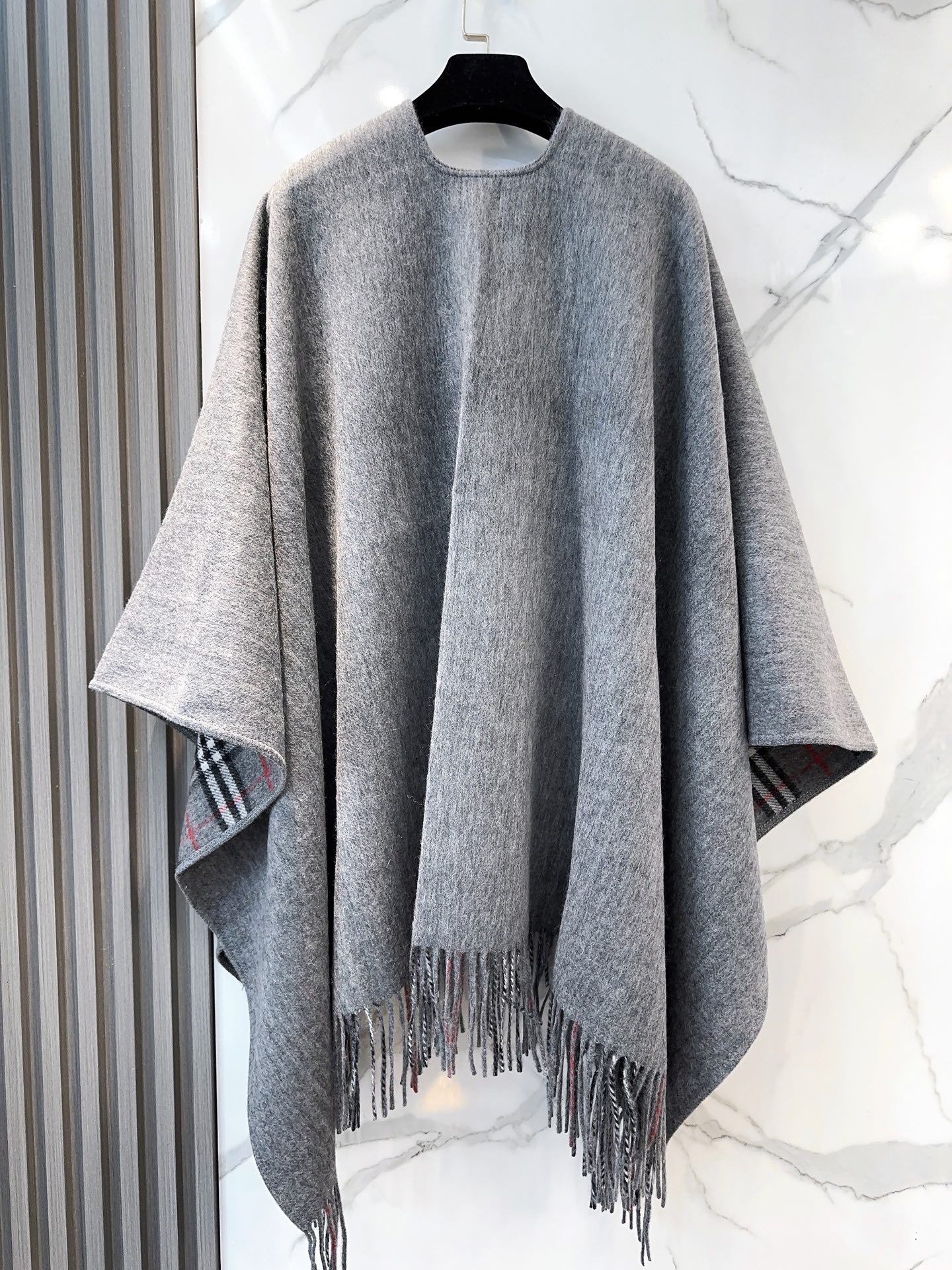 Bagsaaa Bv*b*rry Check Wool Cashmere Cape gray - 140*140cm