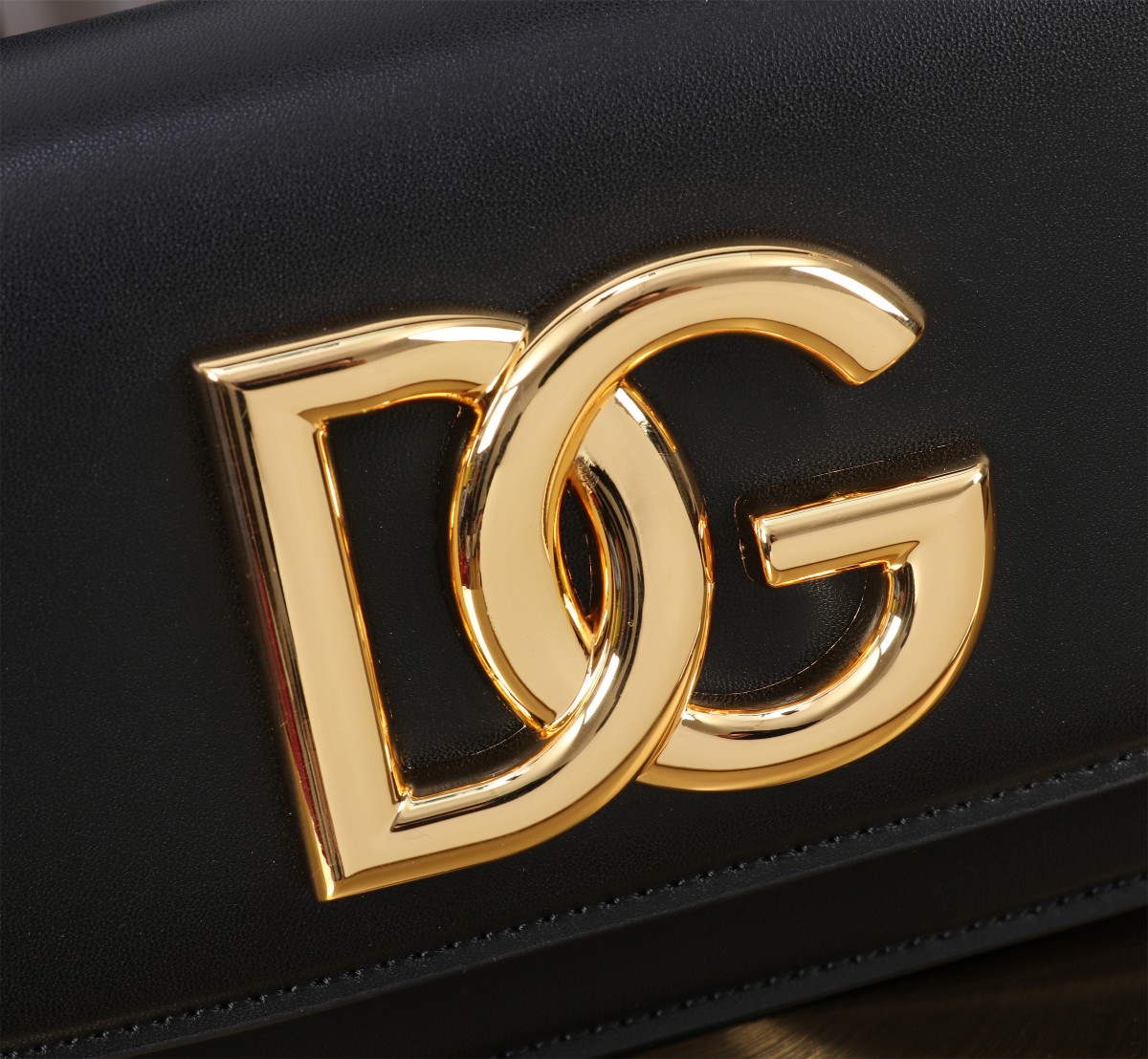 Bagsaaa Dolce & Gabbana 3.5 DG Logo Shoulder Bag black - 19cm