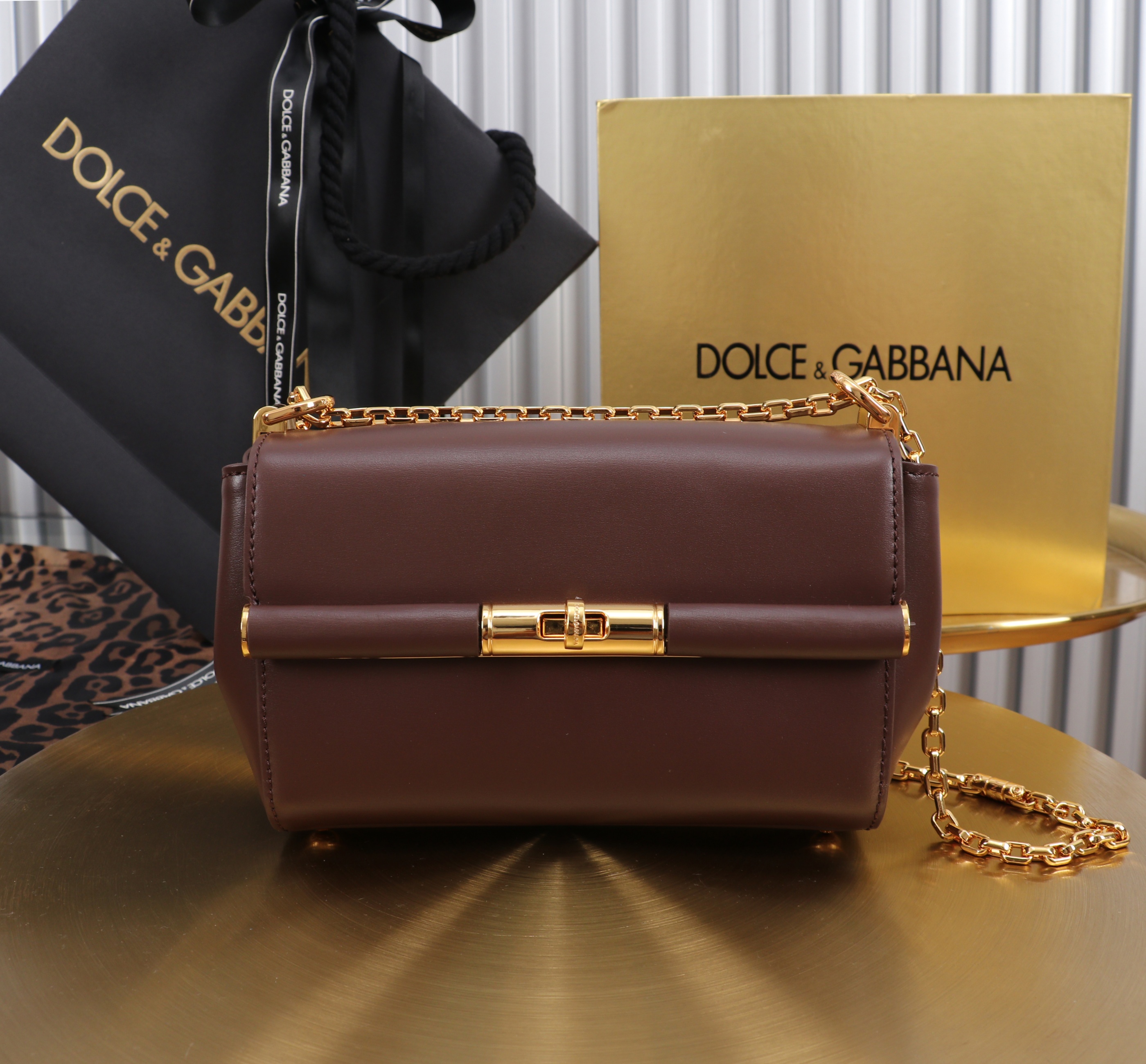 Bagsaaa Dolce & Gabbana Marlene crossbody bag in dark brown - 18cm