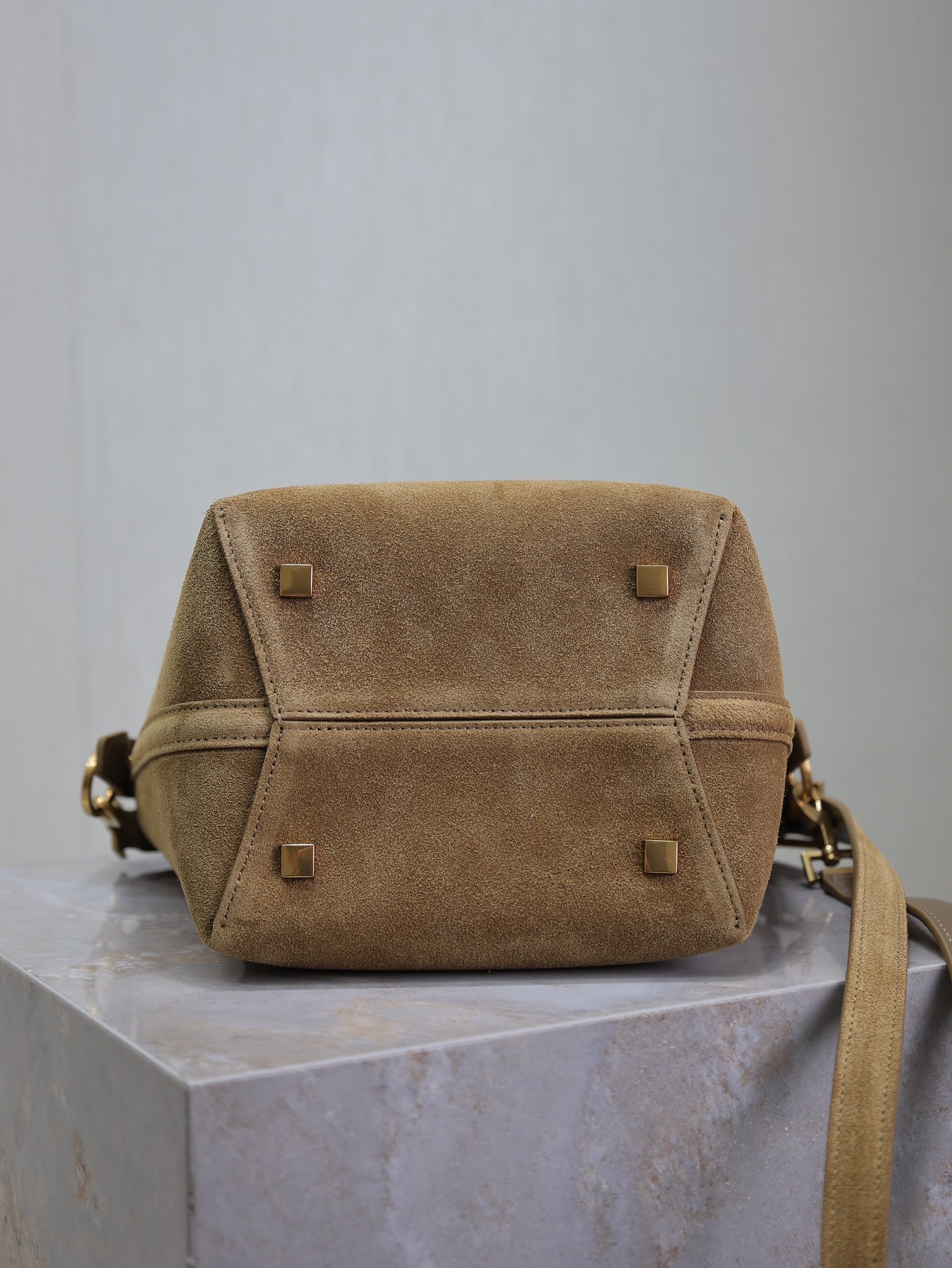 Bagsaaa Y51 LE 37 small in suede 749036 light brown - 20cm