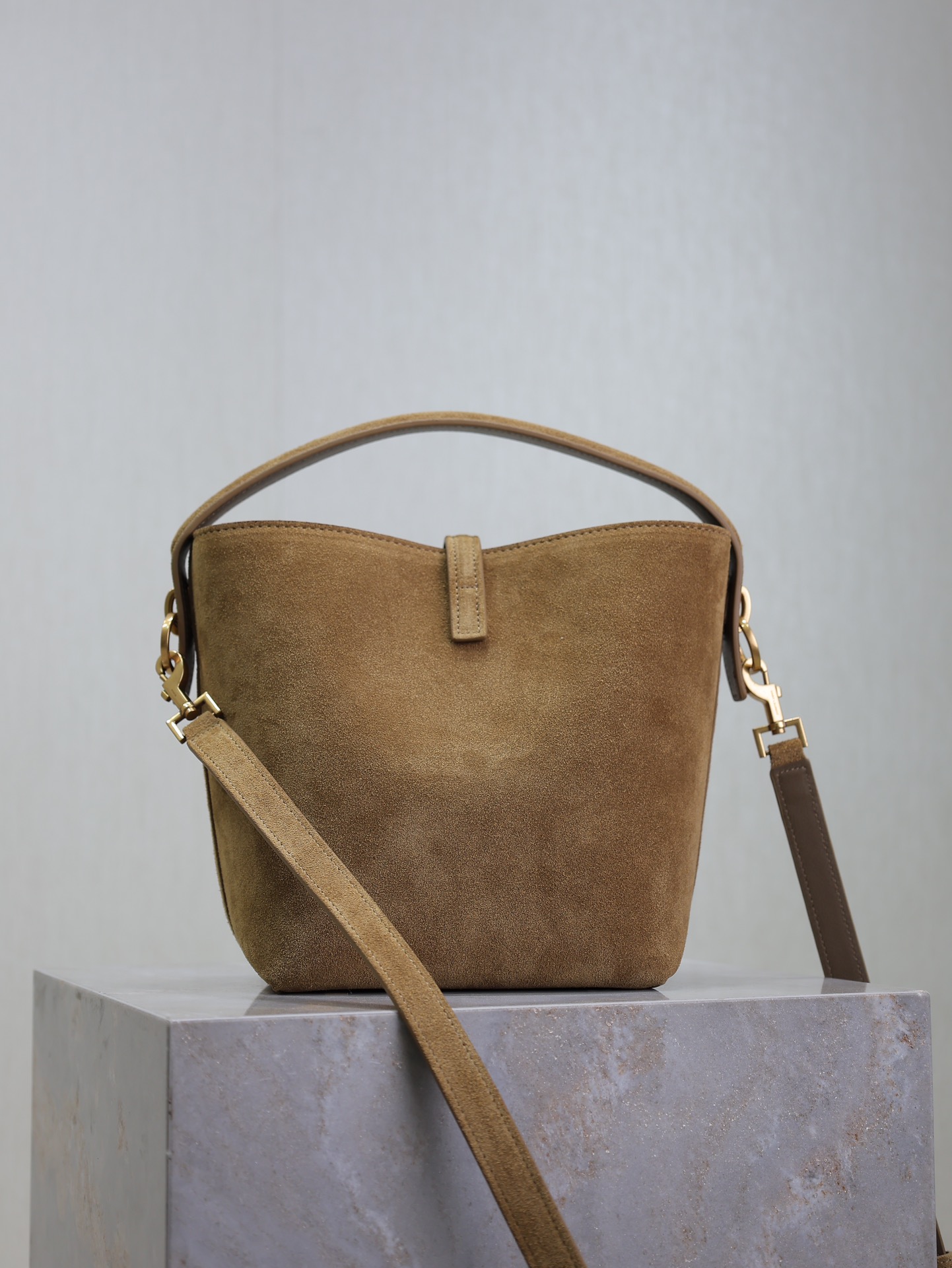 Bagsaaa Y51 LE 37 small in suede 749036 light brown - 20cm