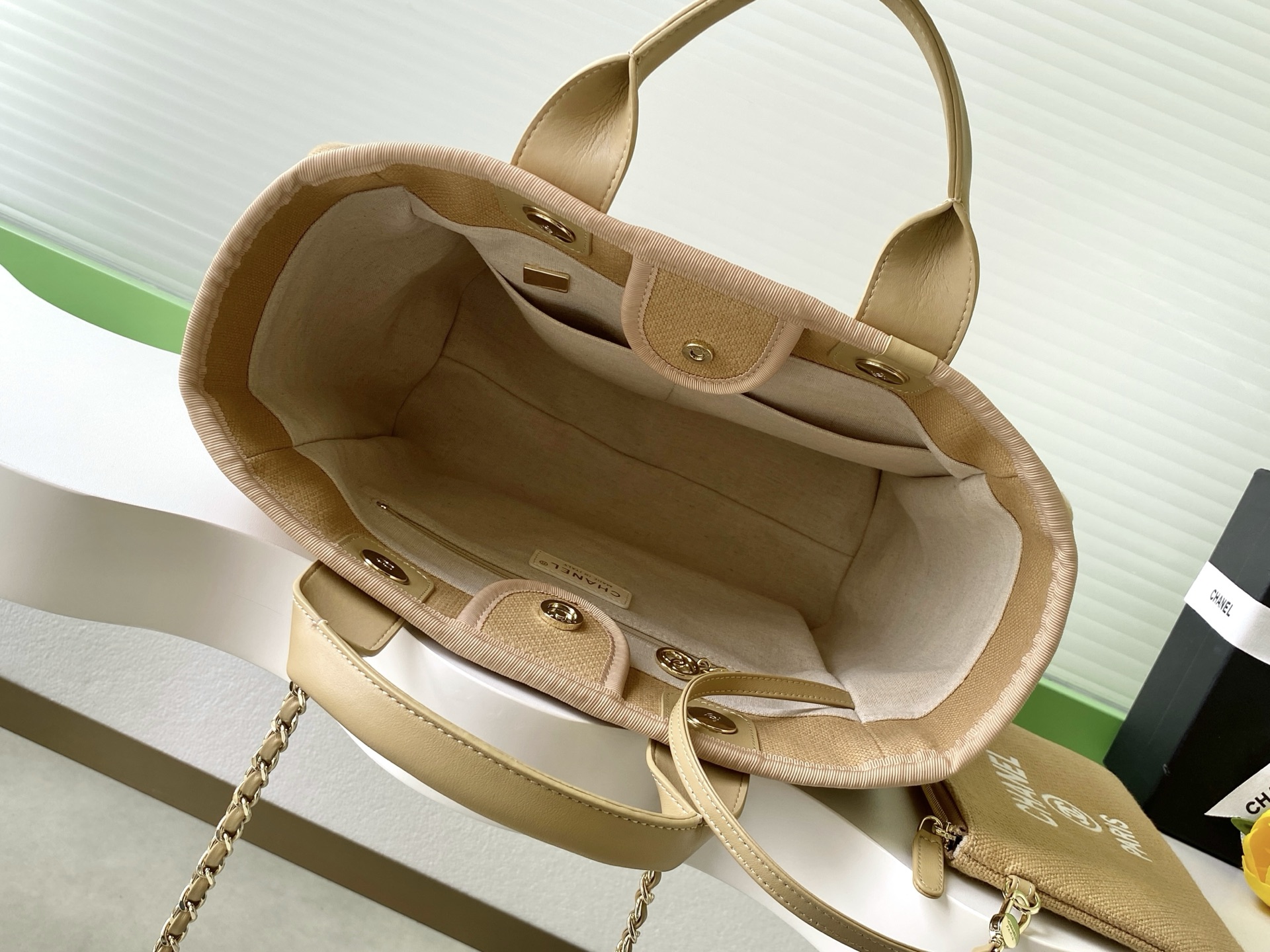 Bagsaaa Ch**el Deauville Small Shopping Tote bag in beige - 33cm