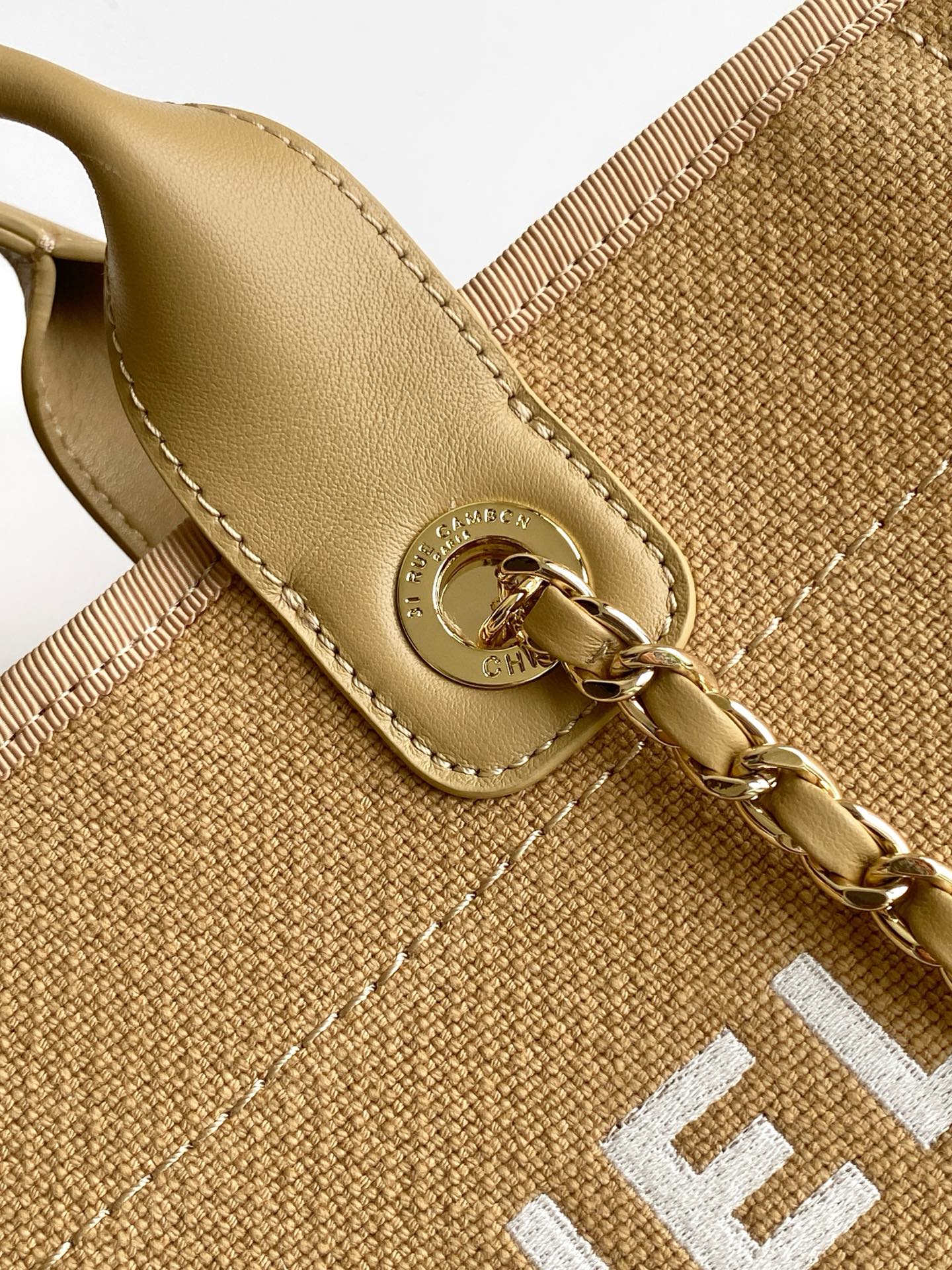 Bagsaaa Ch**el Deauville Small Shopping Tote bag in beige - 33cm