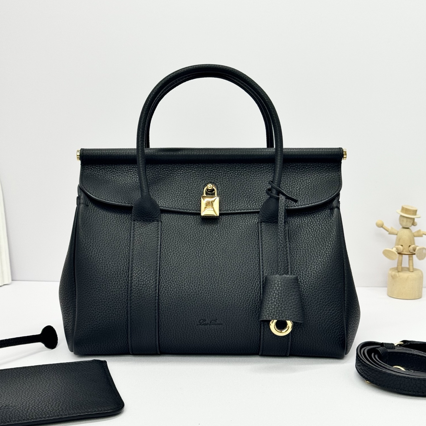 Bagsaaa L0r0 P1ana Loom bag L25 Black - 25cm