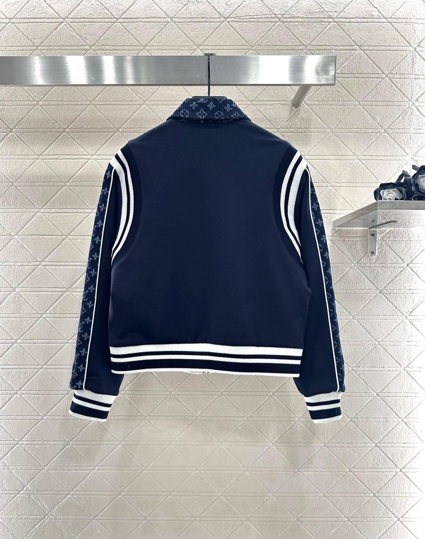 Bagsaaa L0vis Vvtt0n jacket with monogram pattern and white stripes
