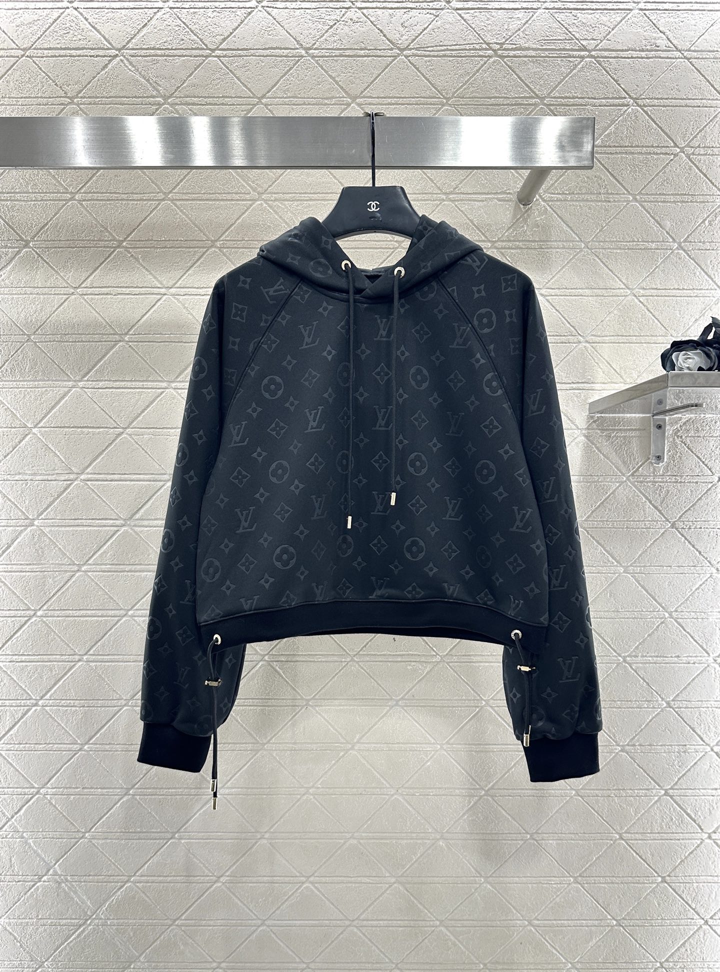 Bagsaaa L0vis Vvtt0n Cut Out Hoodie Black