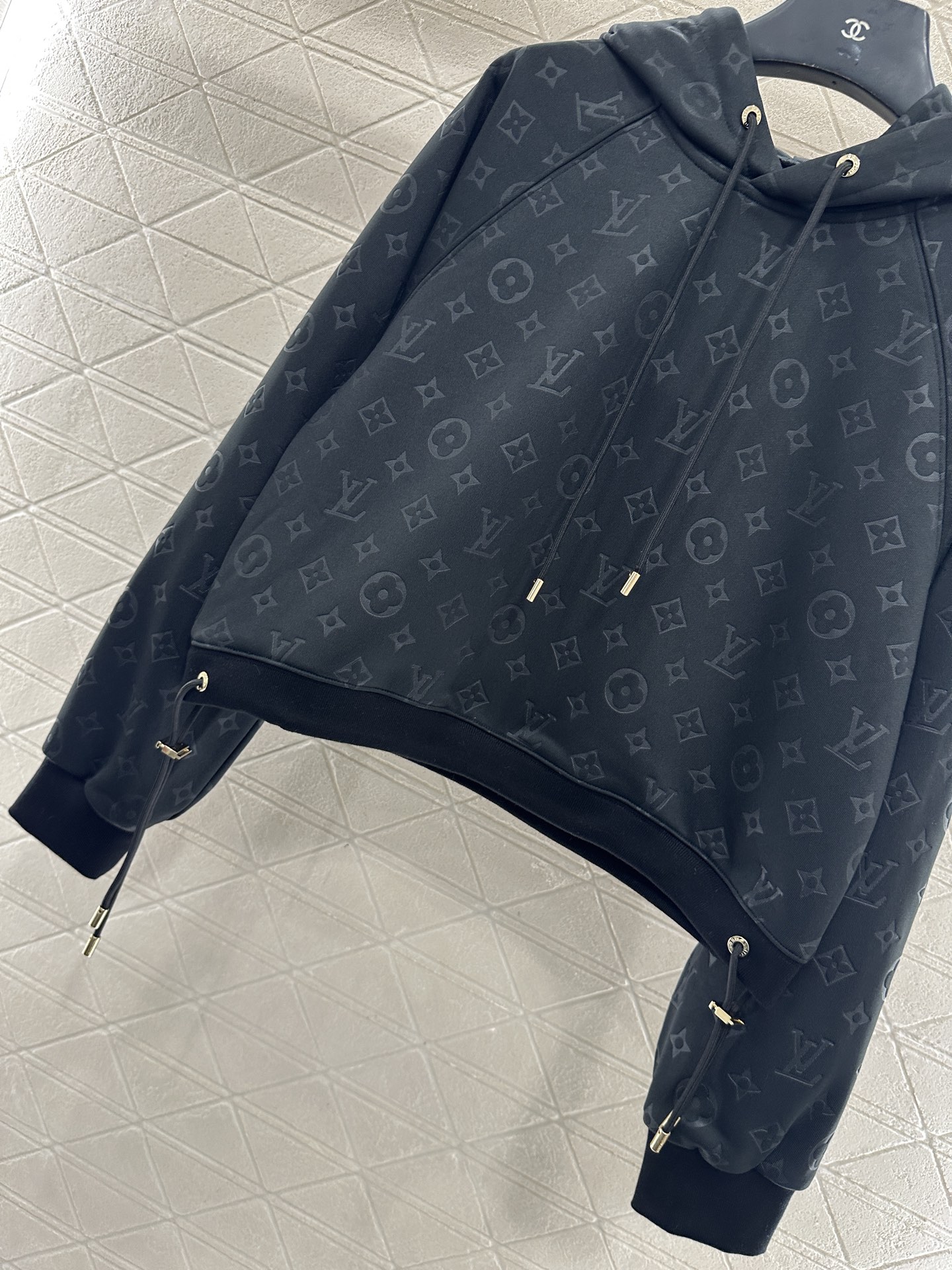 Bagsaaa L0vis Vvtt0n Cut Out Hoodie Black