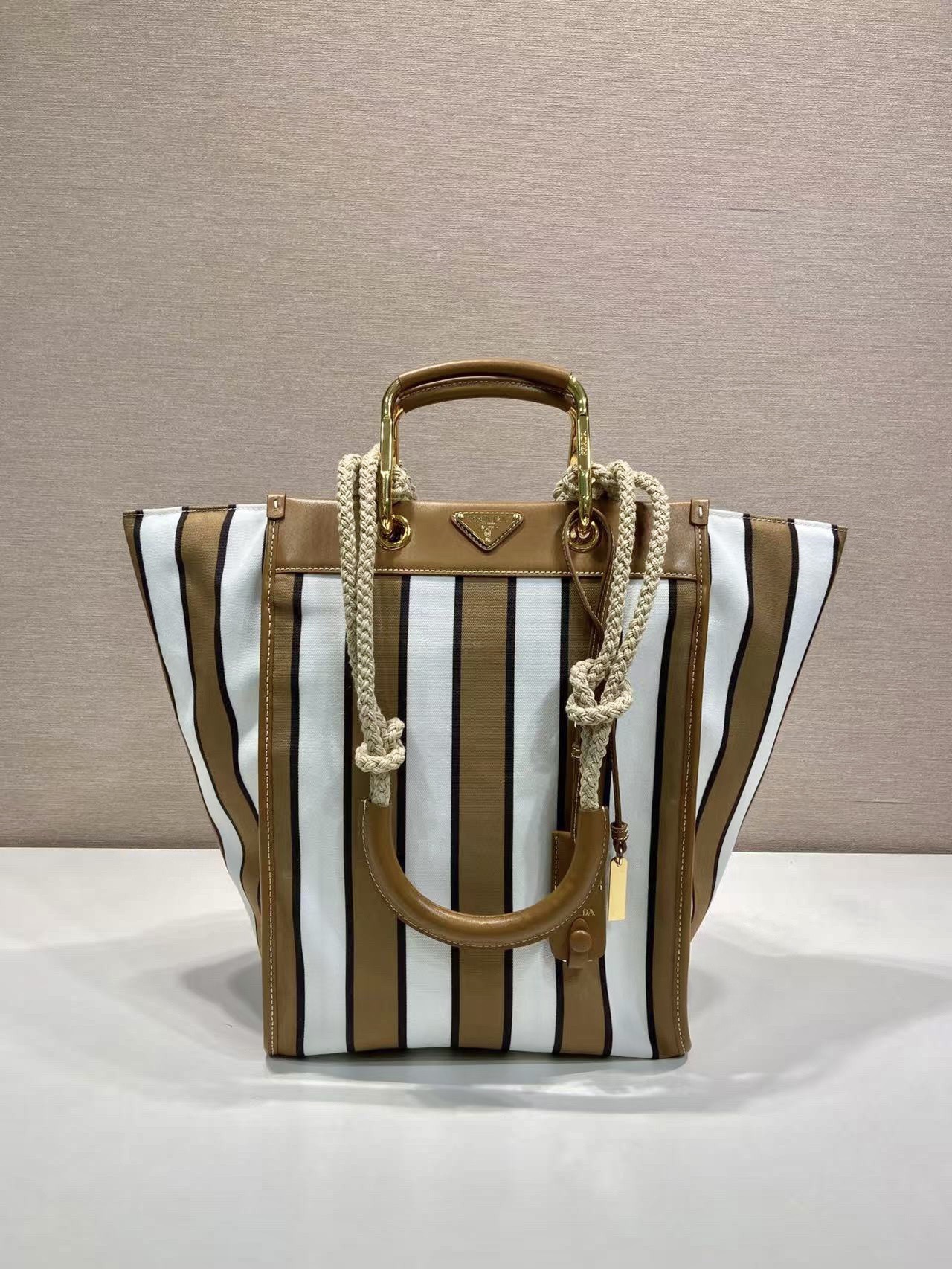 Bagsaaa Pra*a large printed canvas and leather tote bag in a striped pattern 1BG561 - 35cm