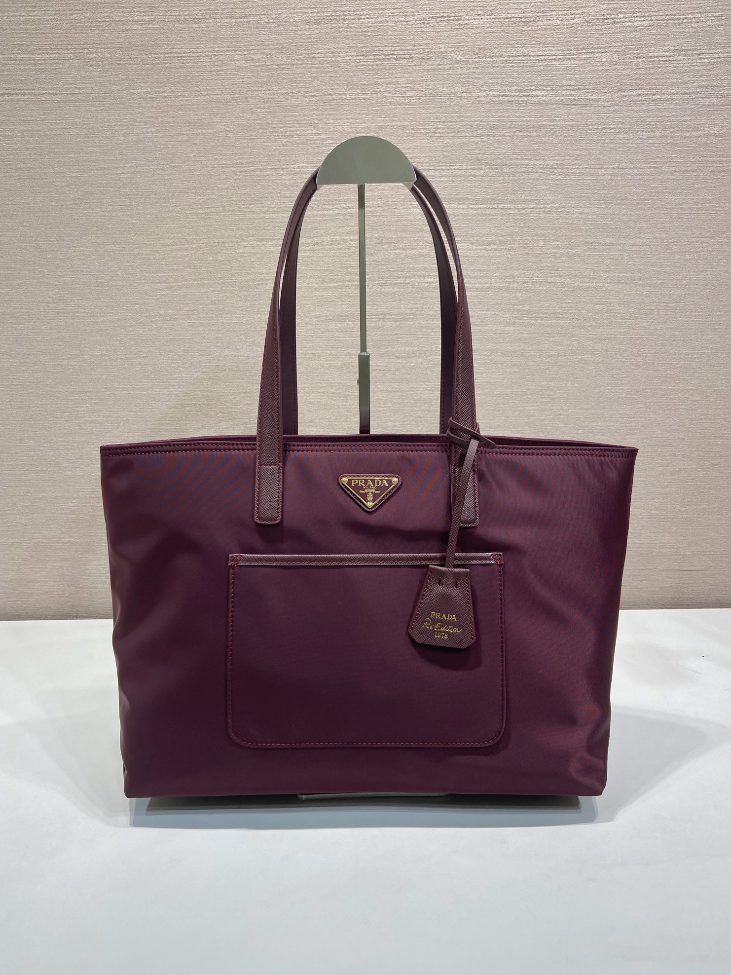 Bagsaaa Pra*a Re-Edition 1978 medium Re-Nylon and Saffiano leather tote bag 1BG555 dark red - 35cm