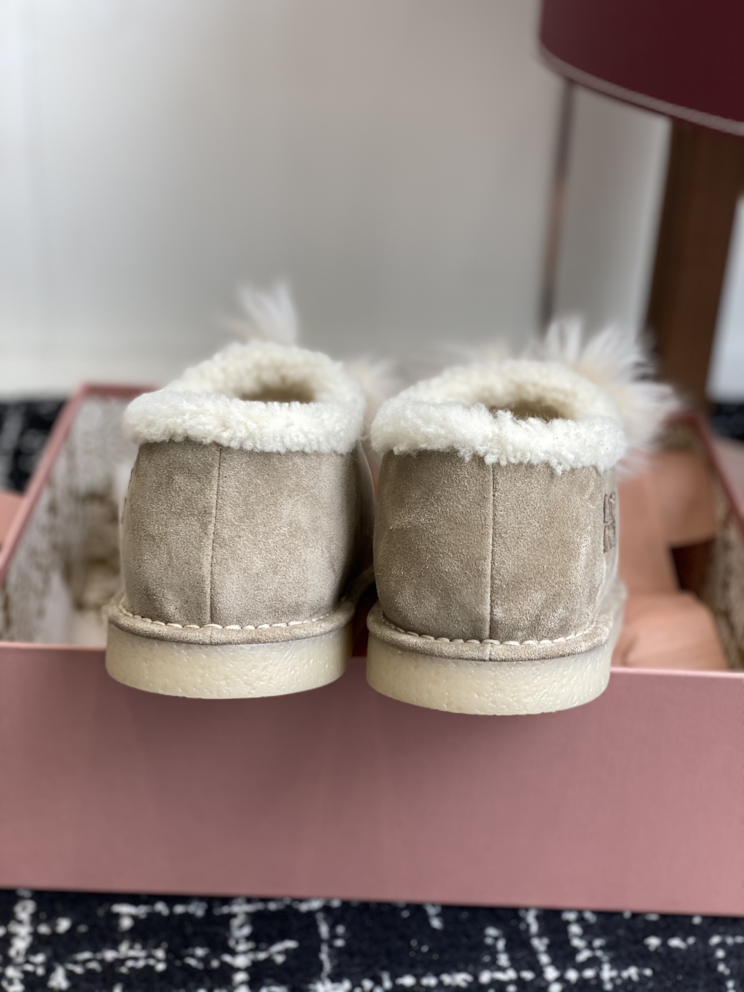 Bagsaaa Miu Miu Suede Shearling Slippers beige
