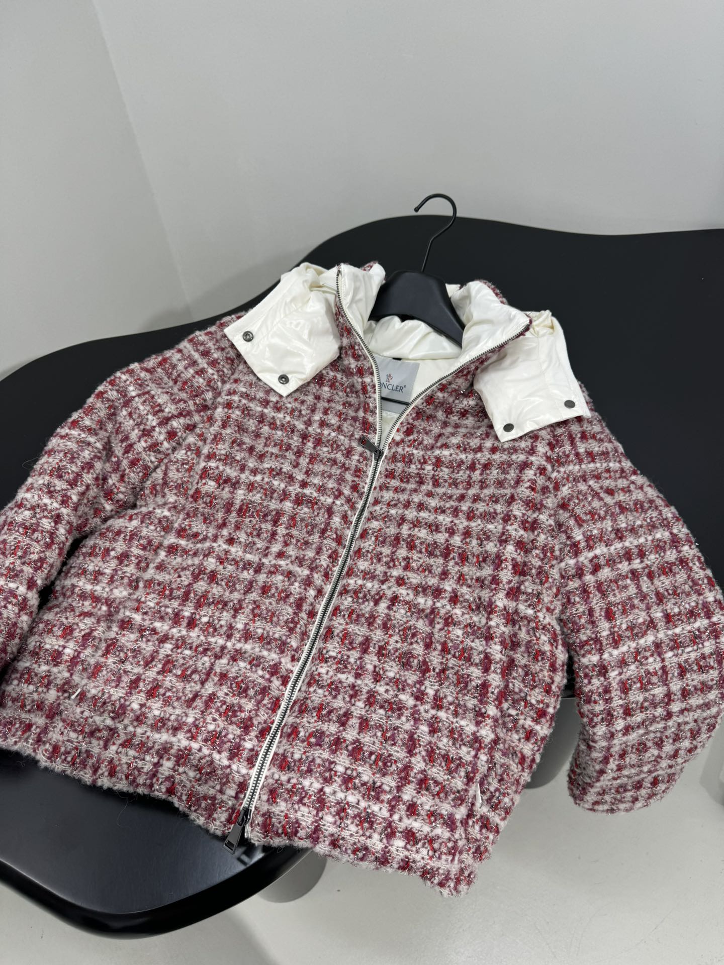 Bagsaaa Moncler Andronne tweed hooded short down jacket in white and red