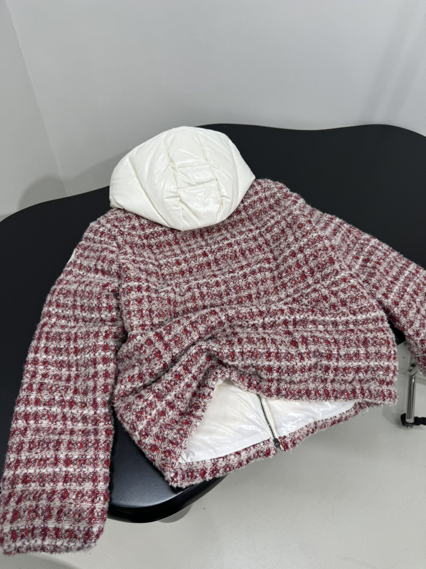 Bagsaaa Moncler Andronne tweed hooded short down jacket in white and red
