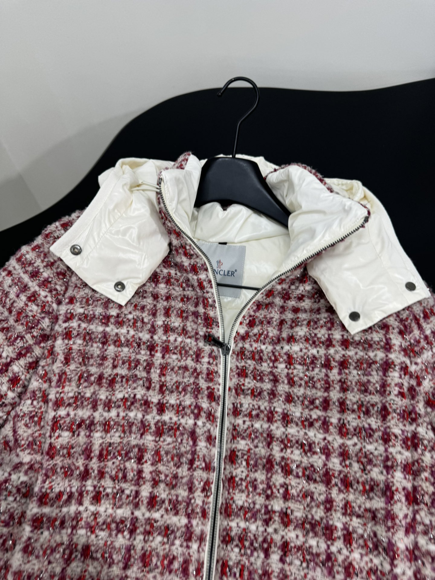Bagsaaa Moncler Andronne tweed hooded short down jacket in white and red