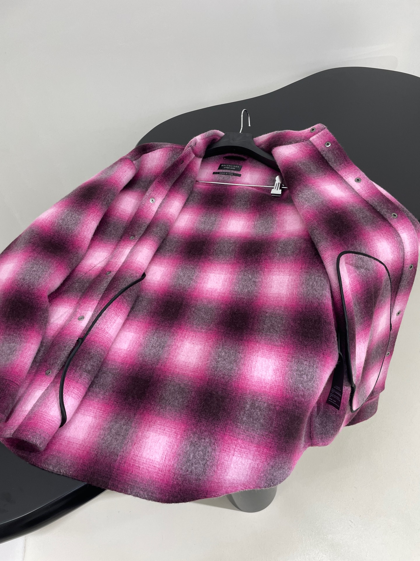 Bagsaaa Ba1en*iaga check-print padded wool shirt pink