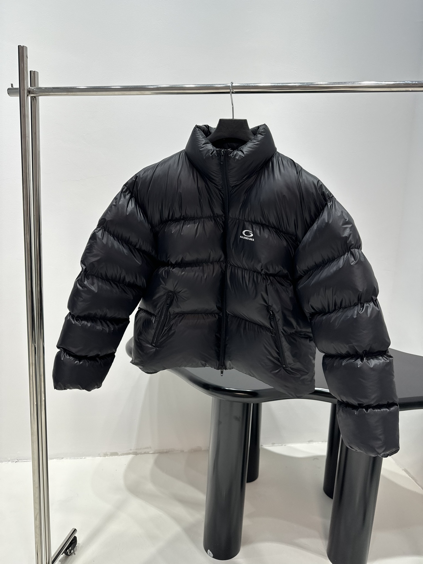 Bagsaaa Ba1en*iaga black logo-detail puffer jacket