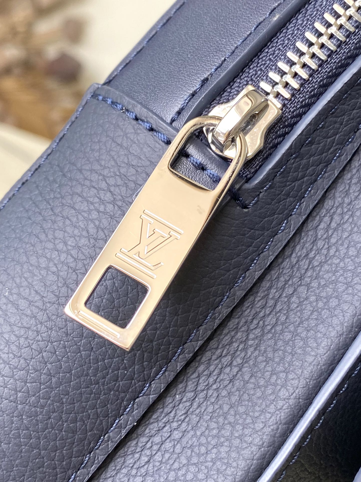 Bagsaaa LV M11601 Pilot Slingbag blue - 30cm